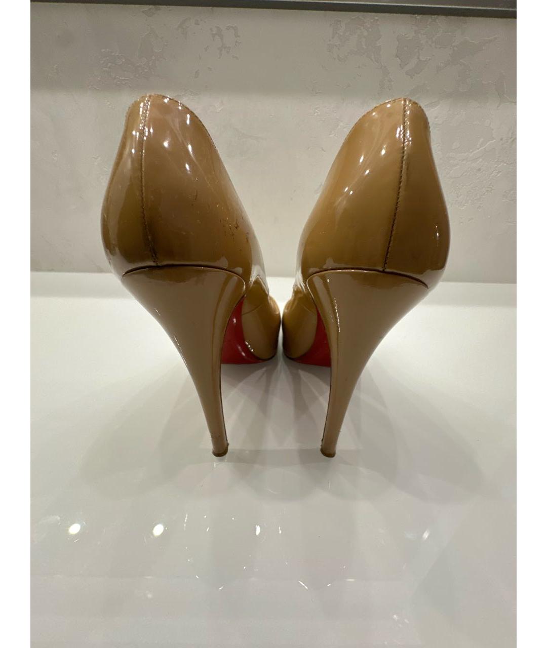CHRISTIAN LOUBOUTIN Бежевые туфли из лакированной кожи, фото 4