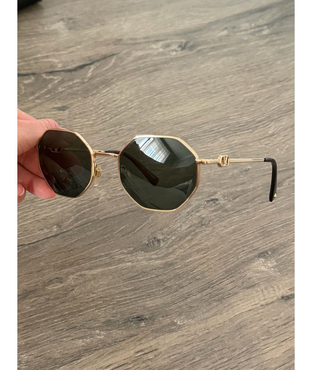 VALENTINO Золотые металлические солнцезащитные очки, фото 2