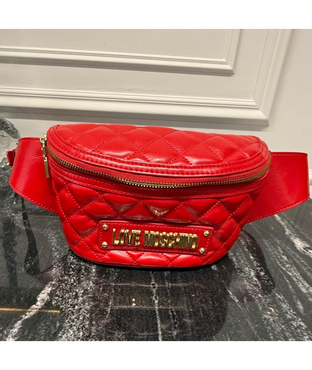 LOVE MOSCHINO Красная поясная сумка из искусственной кожи, фото 5