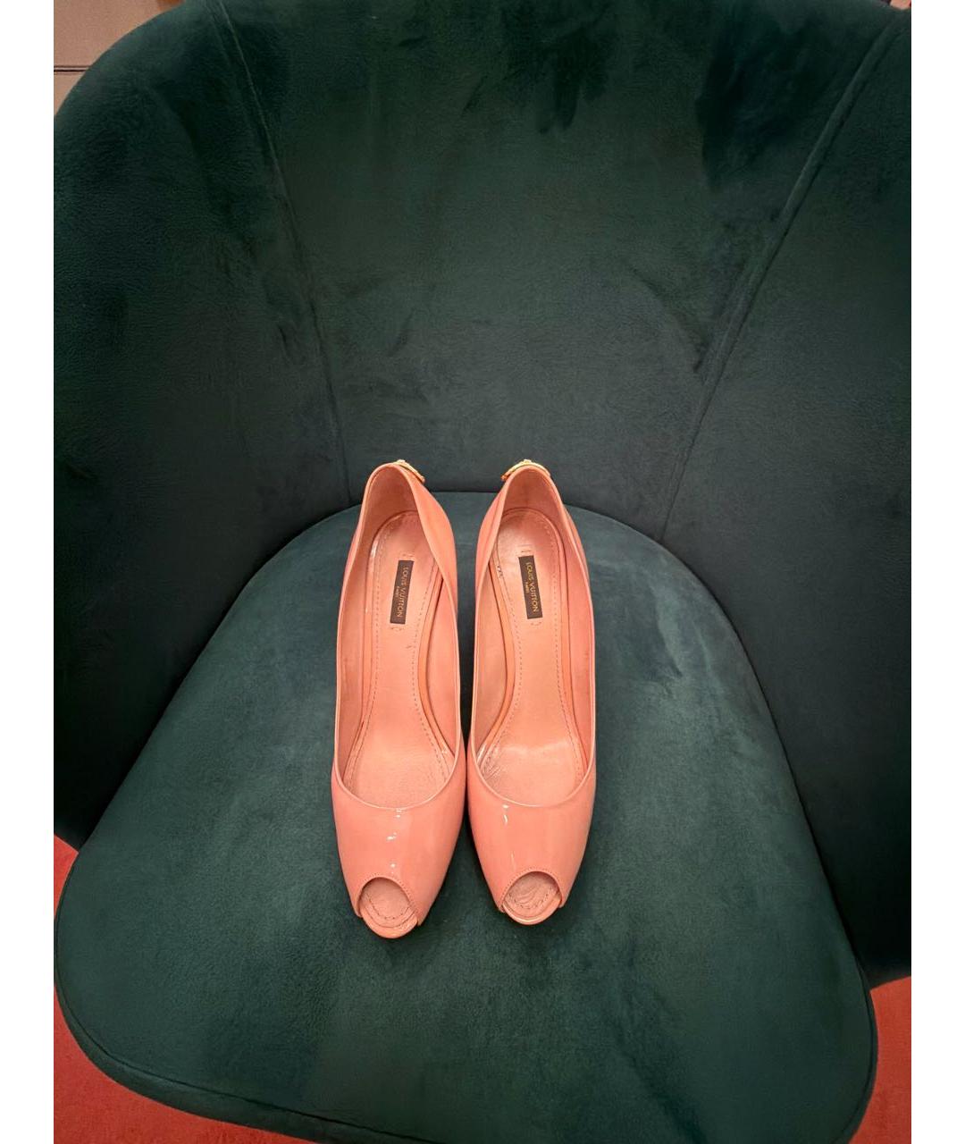 LOUIS VUITTON Бежевые туфли из лакированной кожи, фото 2