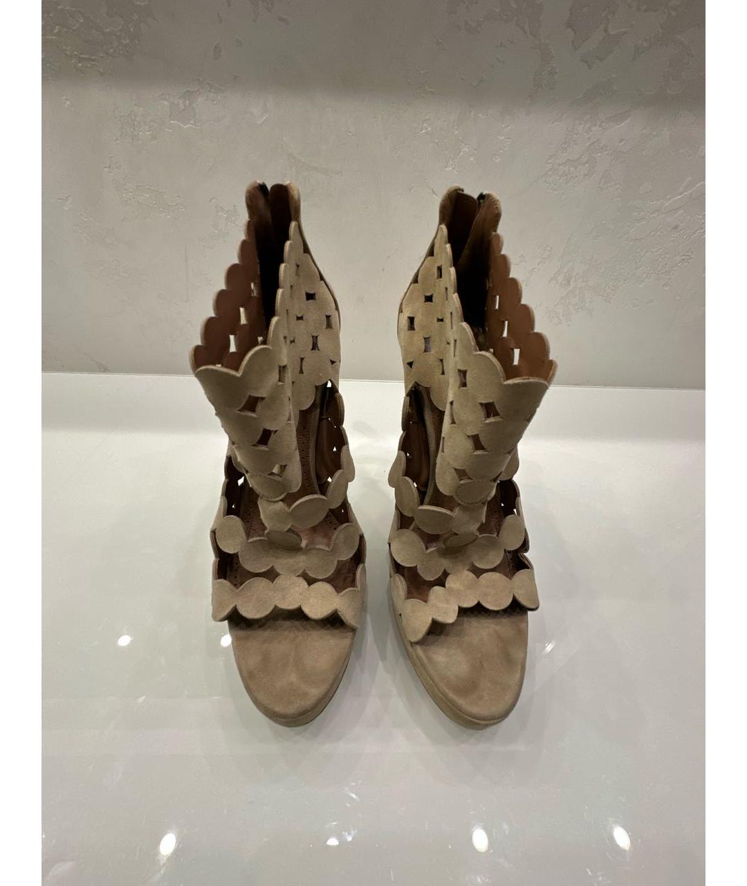 ALAIA Бежевые замшевые босоножки, фото 2