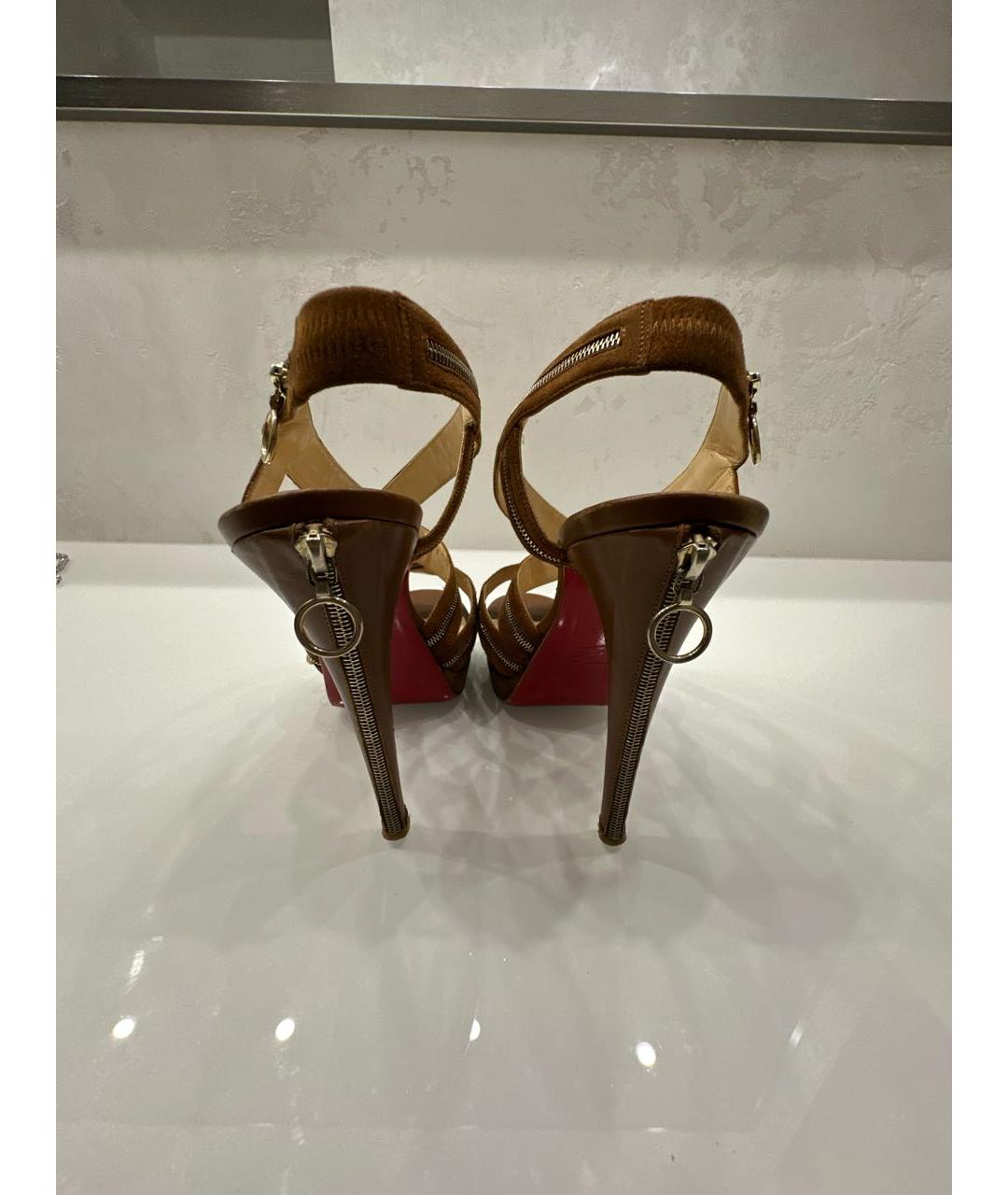 CHRISTIAN LOUBOUTIN Коричневые замшевые босоножки, фото 3
