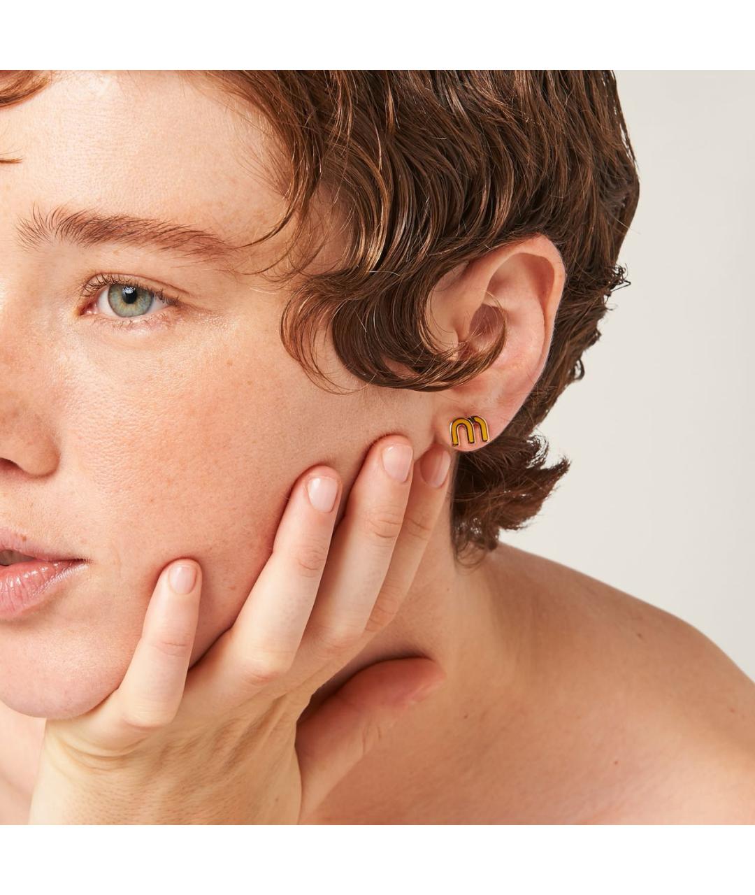 MIU MIU Горчичные металлические серьги, фото 3