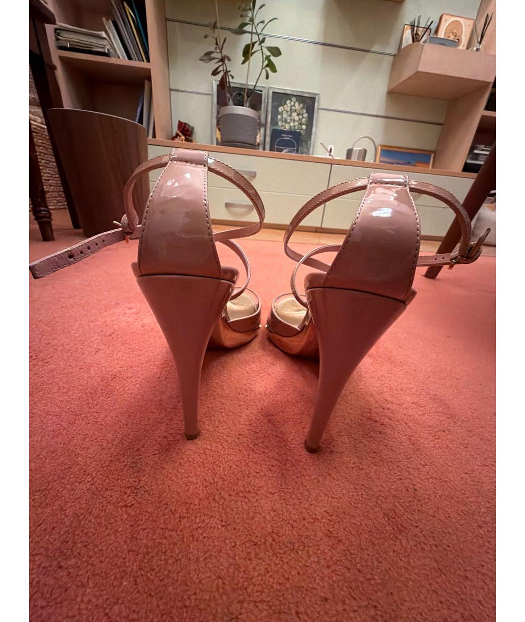 LOUIS VUITTON Бежевые босоножки из лакированной кожи, фото 4