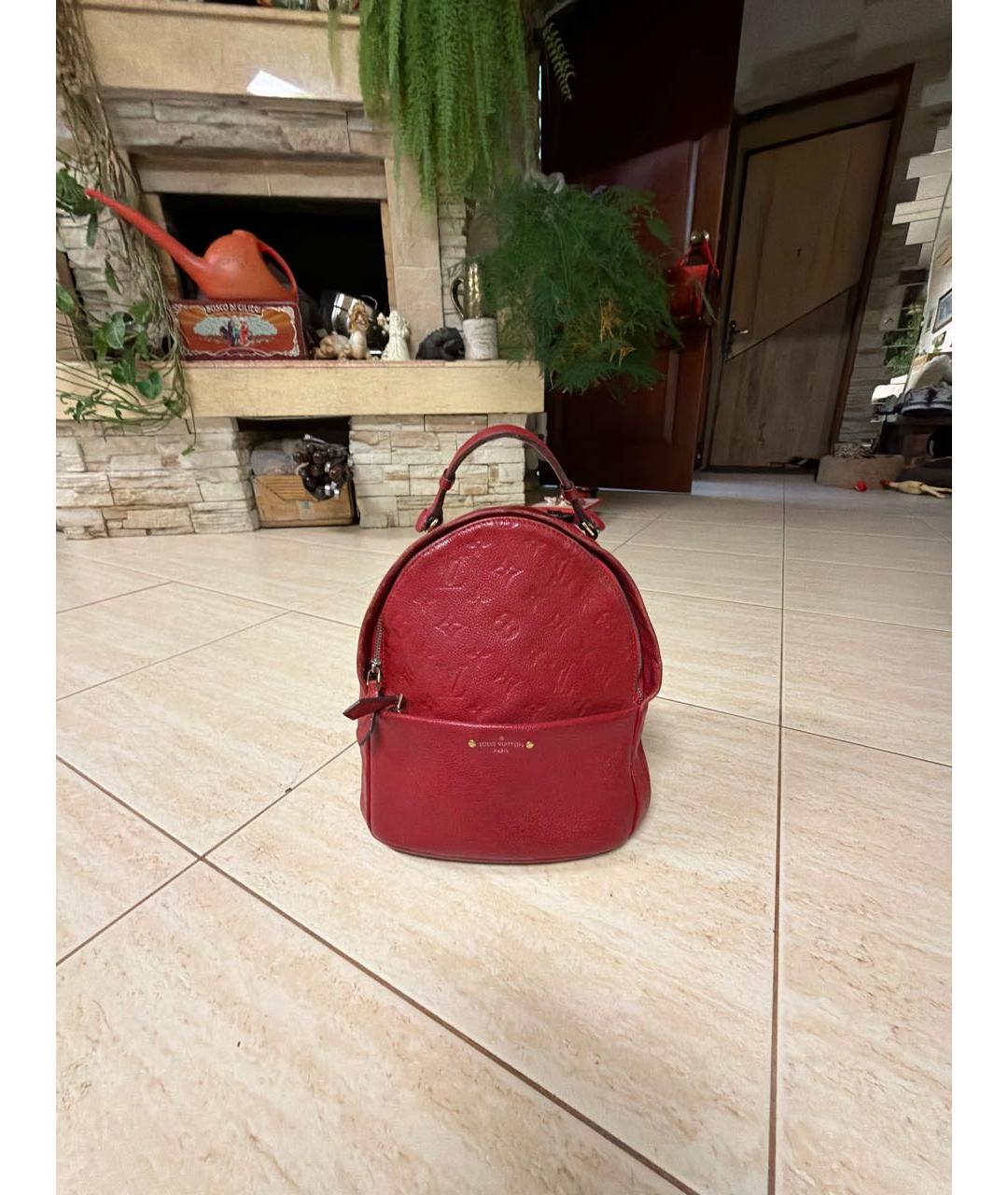 LOUIS VUITTON Красный кожаный рюкзак, фото 5