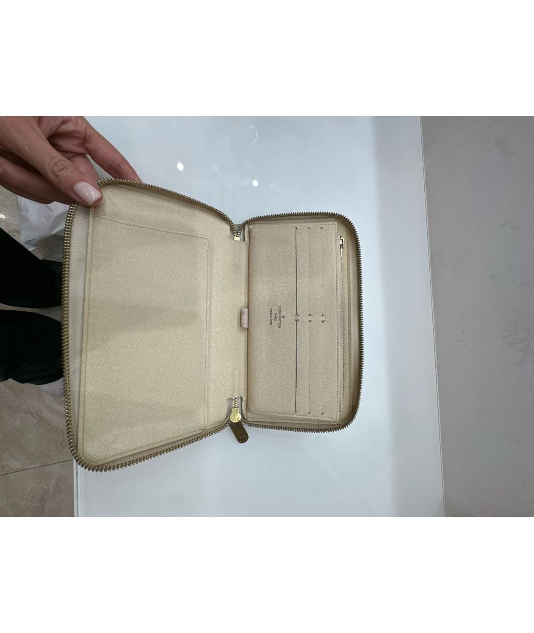 LOUIS VUITTON Бежевый кошелек, фото 3