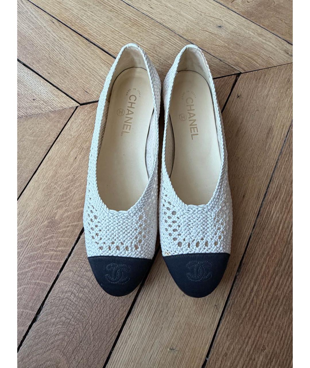 CHANEL Белые текстильные балетки, фото 2