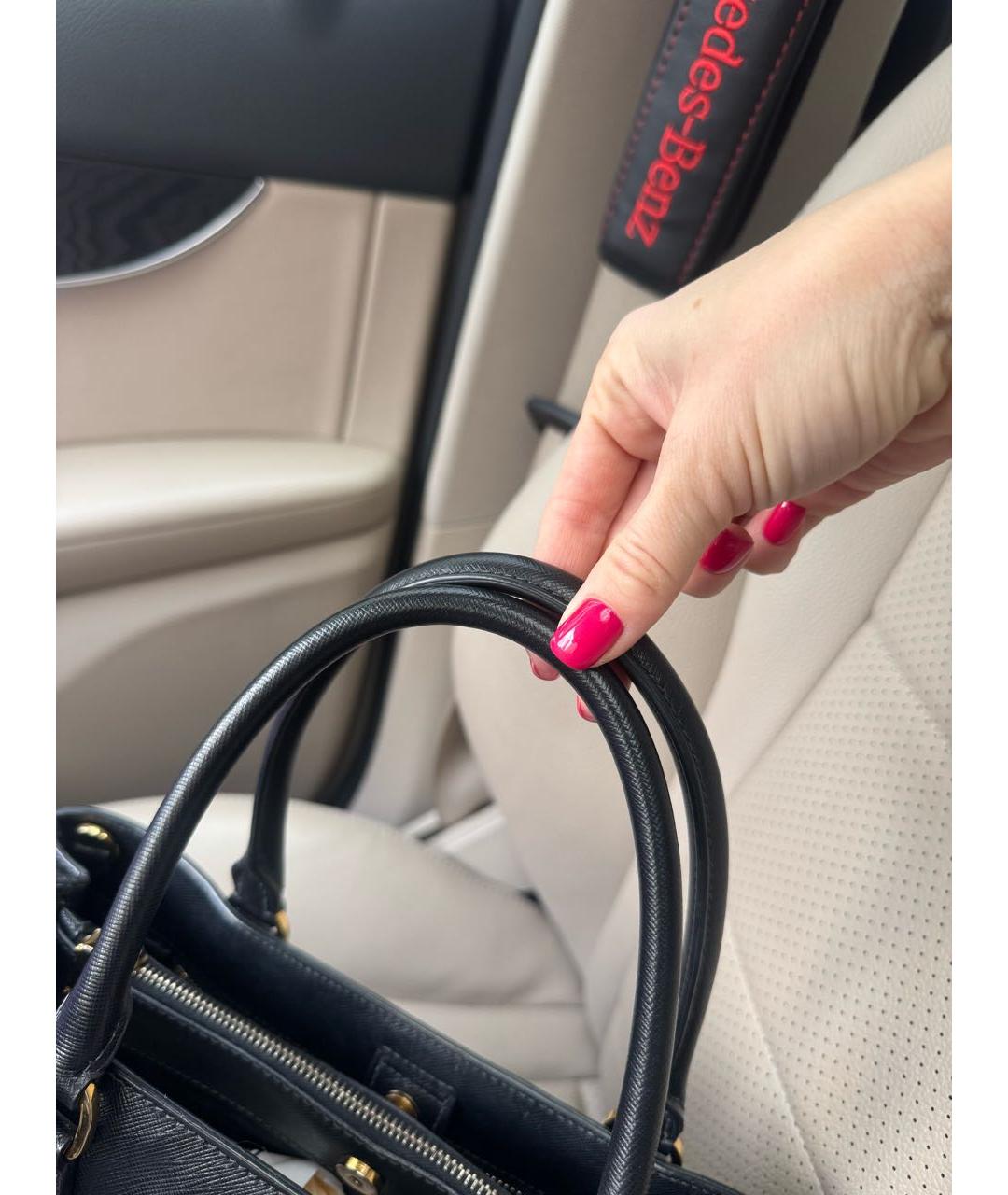 PRADA Черная кожаная сумка с короткими ручками, фото 7