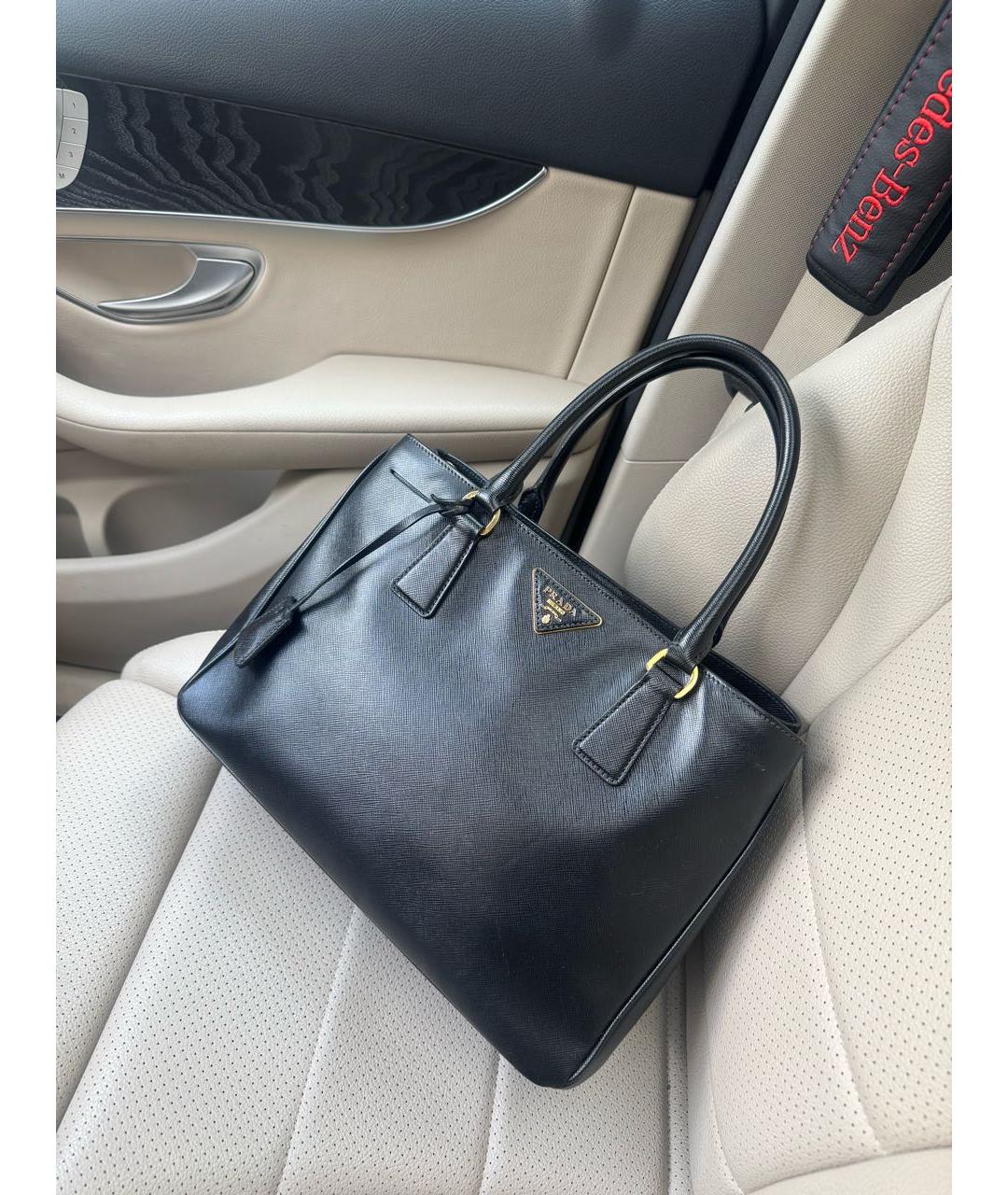 PRADA Черная кожаная сумка с короткими ручками, фото 6