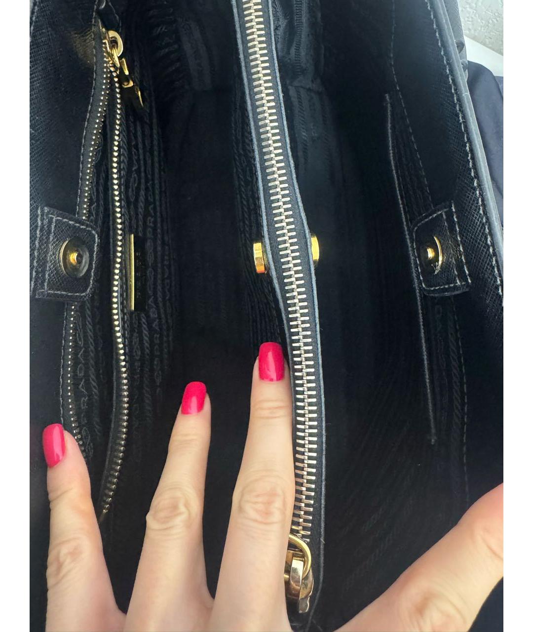 PRADA Черная кожаная сумка с короткими ручками, фото 5