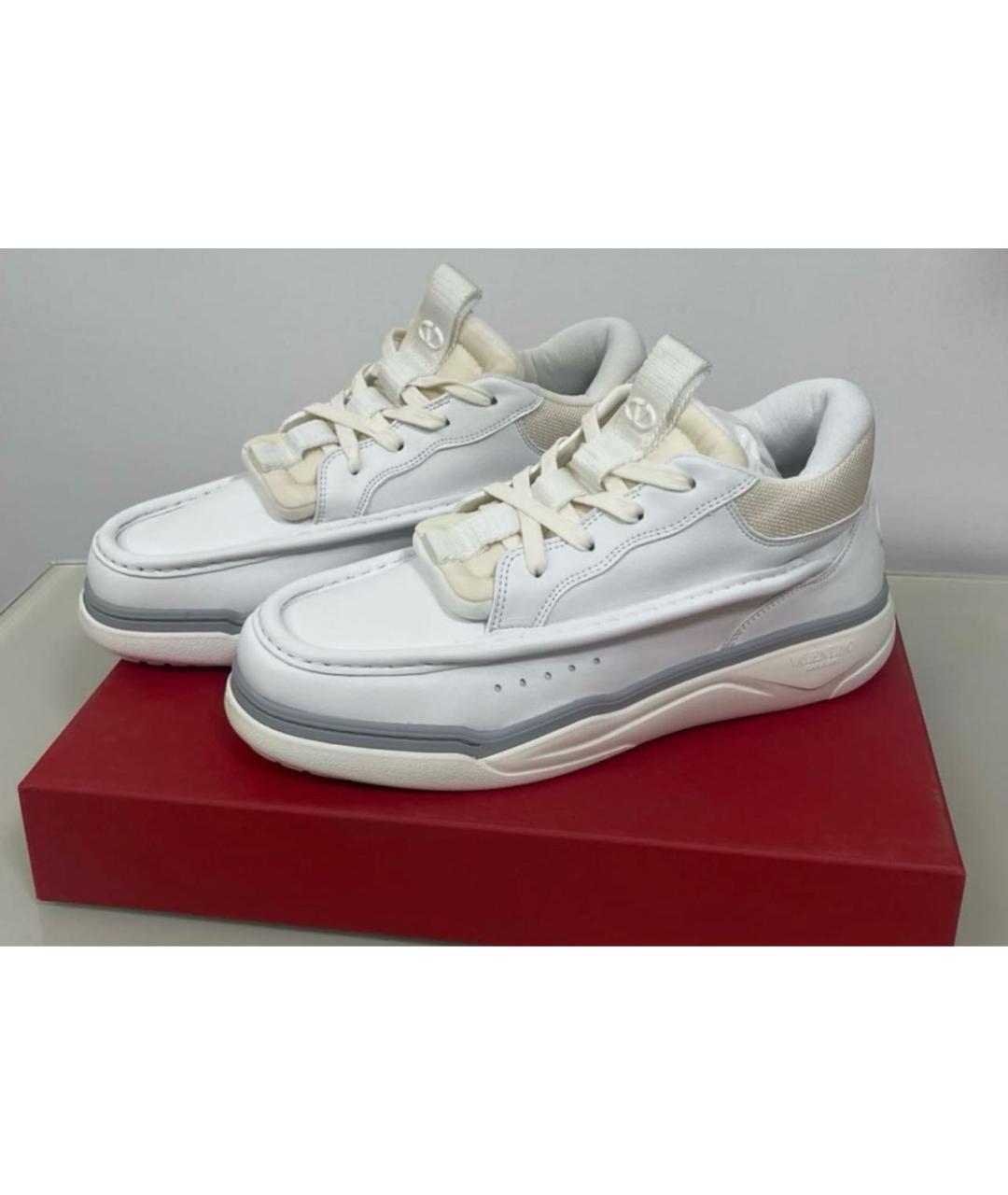 VALENTINO Белые кожаные низкие кроссовки / кеды, фото 2