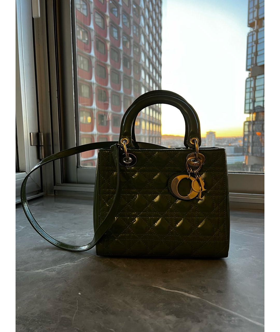 CHRISTIAN DIOR Зеленая сумка с короткими ручками из лакированной кожи, фото 9