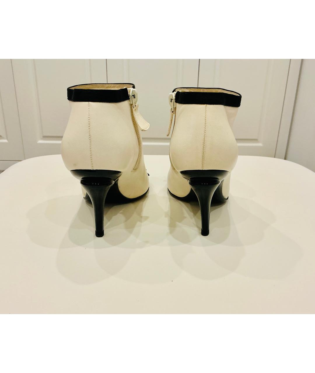 CHANEL Белые кожаные ботильоны, фото 4