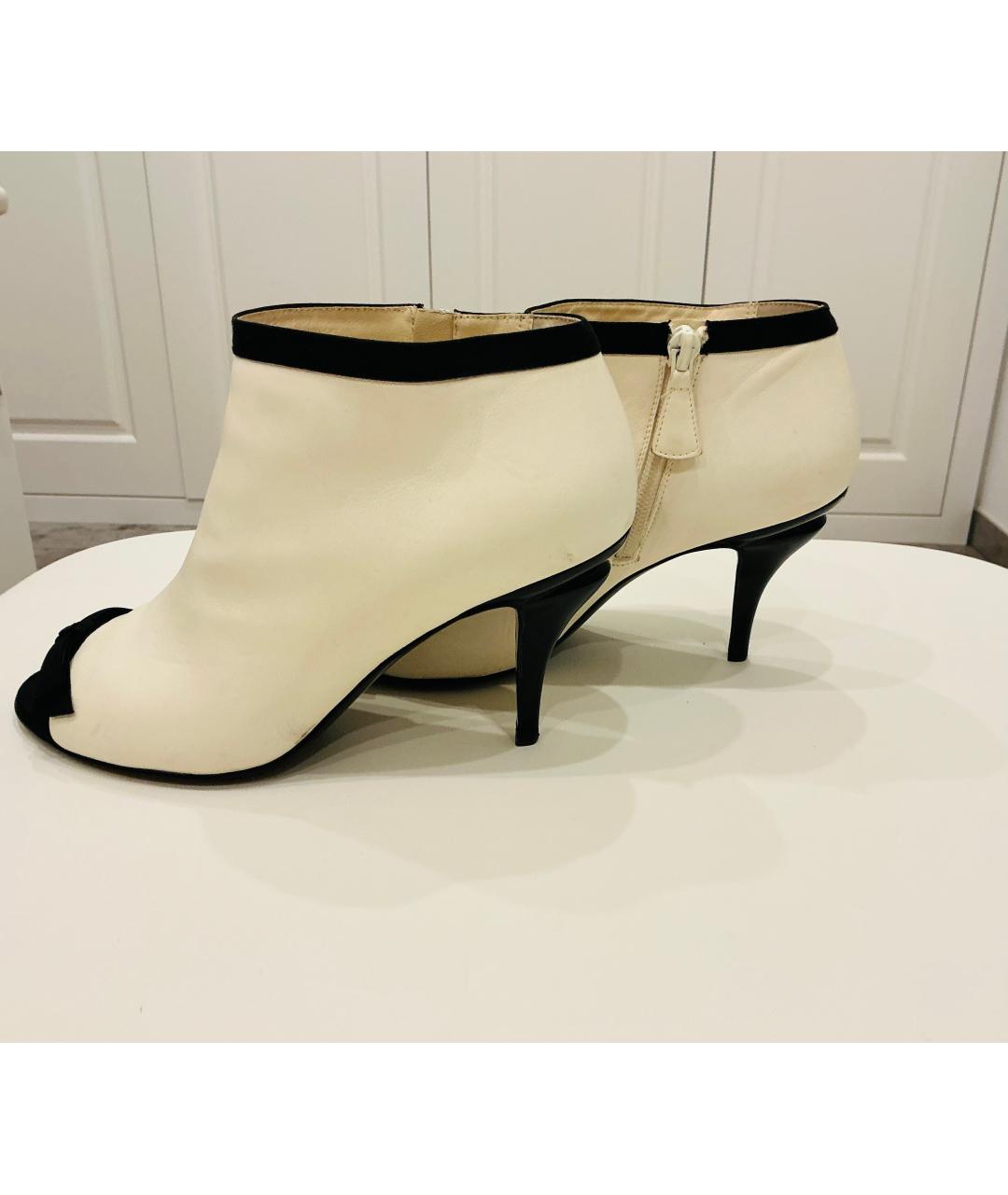 CHANEL Белые кожаные ботильоны, фото 8