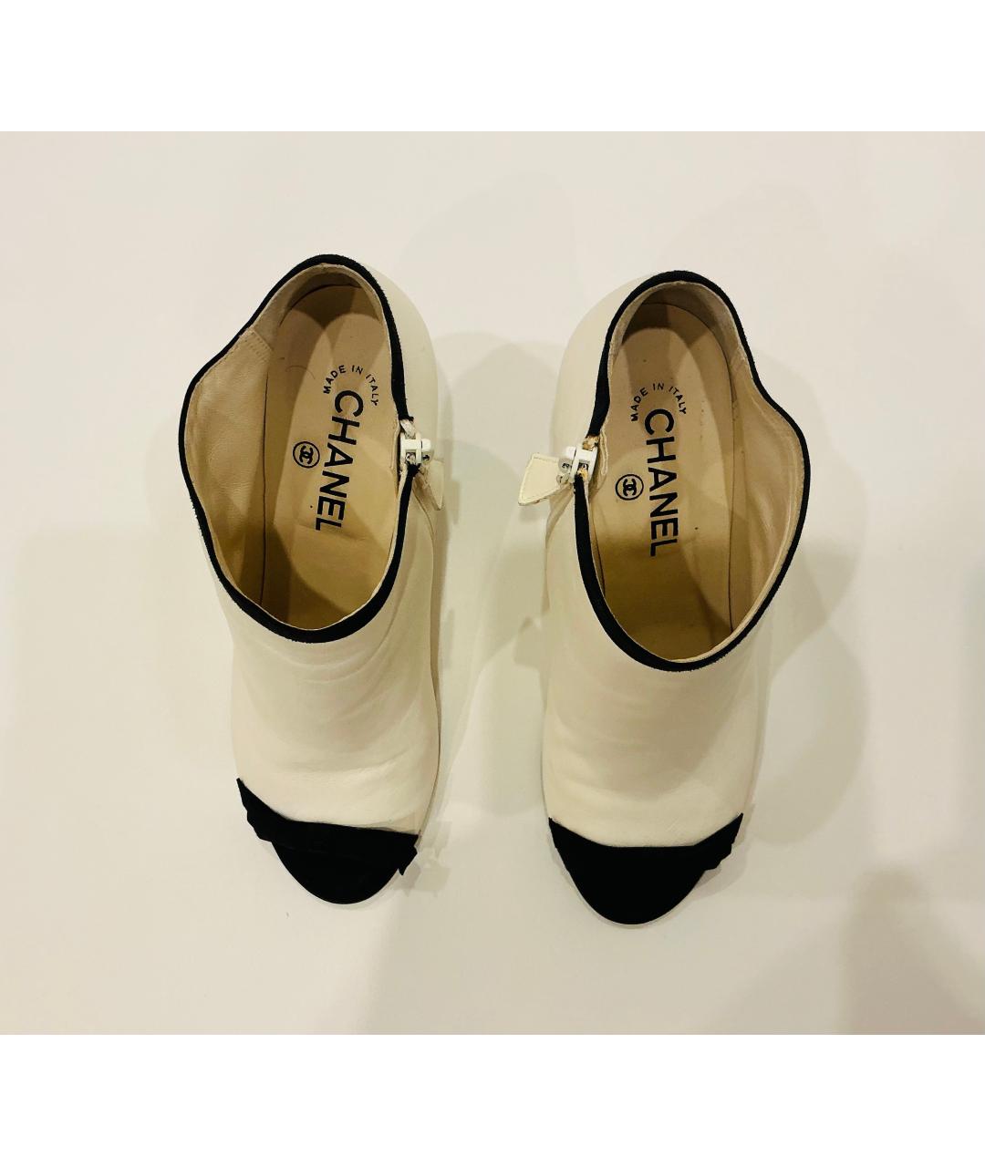 CHANEL Белые кожаные ботильоны, фото 3