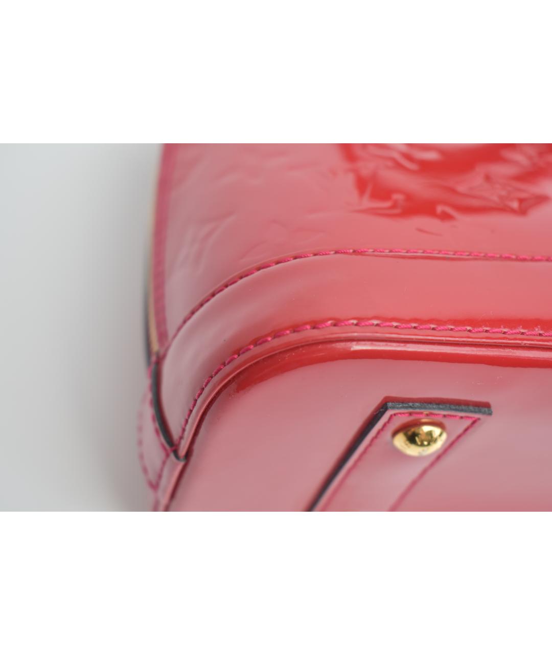 LOUIS VUITTON Красная сумка с короткими ручками из лакированной кожи, фото 9