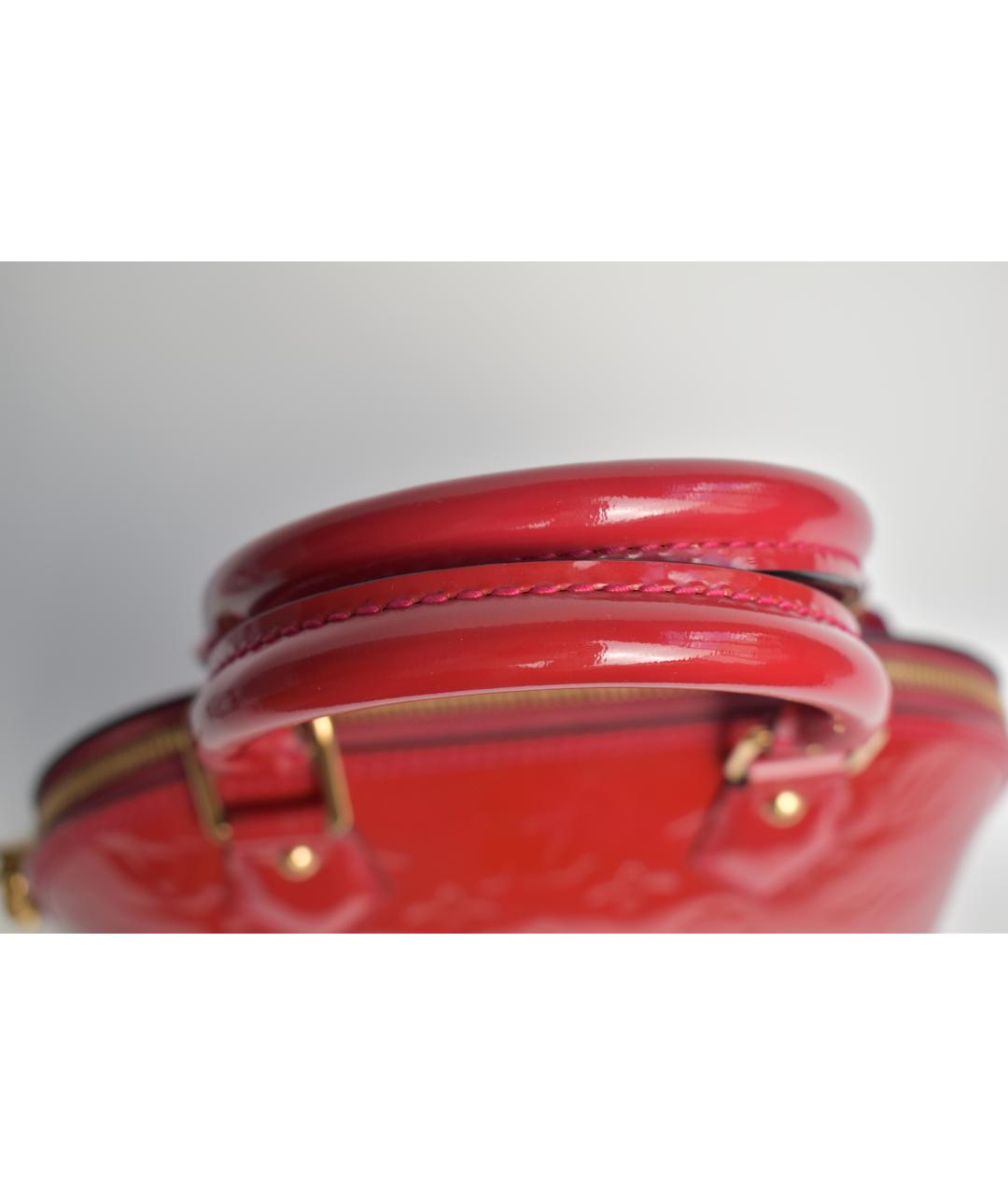 LOUIS VUITTON Красная сумка с короткими ручками из лакированной кожи, фото 6