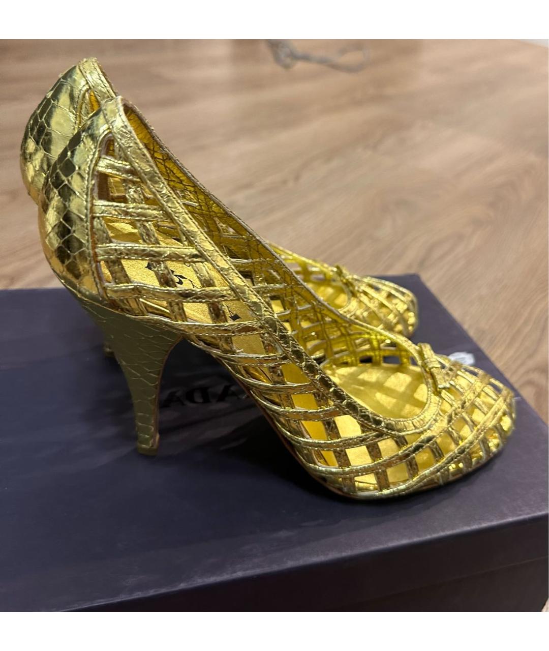 PRADA Золотые кожаные туфли, фото 7