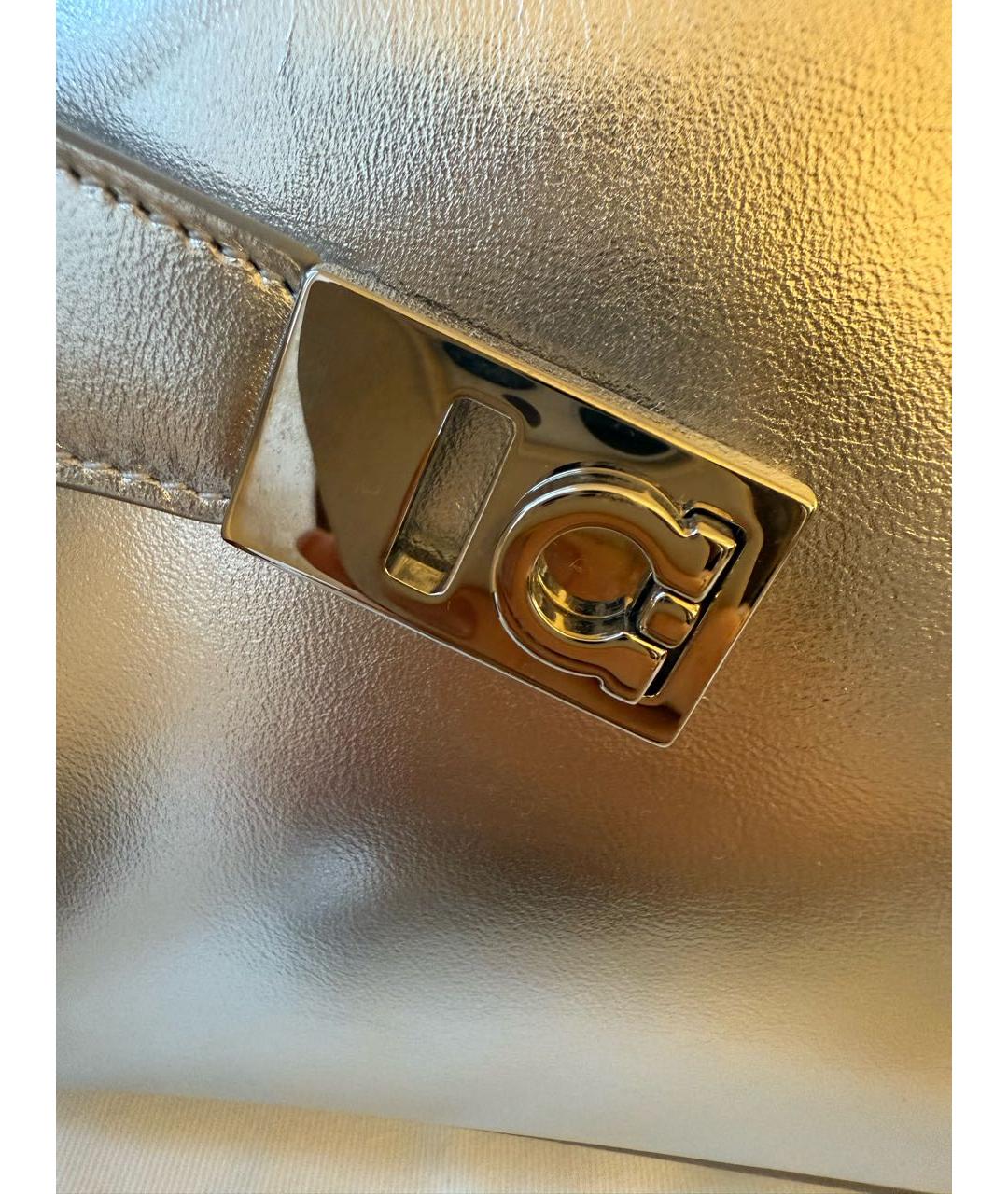 FERRAGAMO Серебряная кожаная сумка через плечо, фото 5