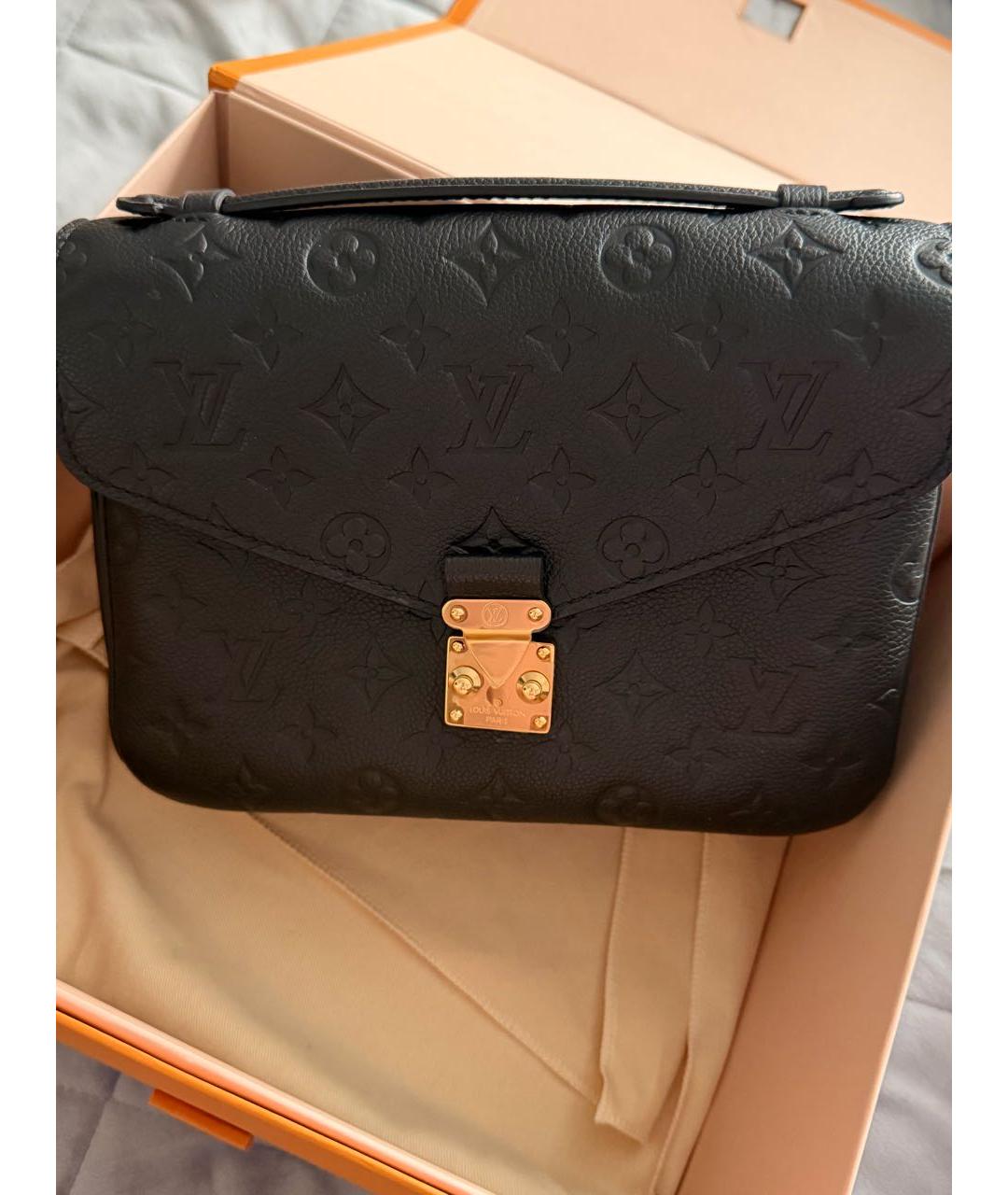 LOUIS VUITTON Черная кожаная сумка с короткими ручками, фото 2