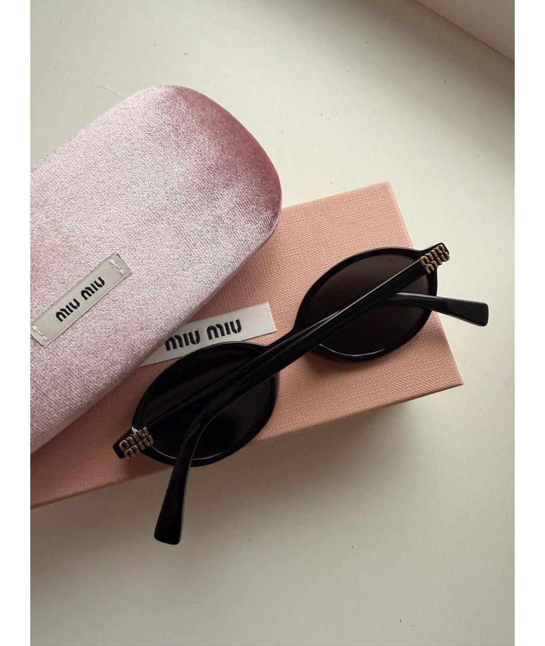 MIU MIU Черные пластиковые солнцезащитные очки, фото 4