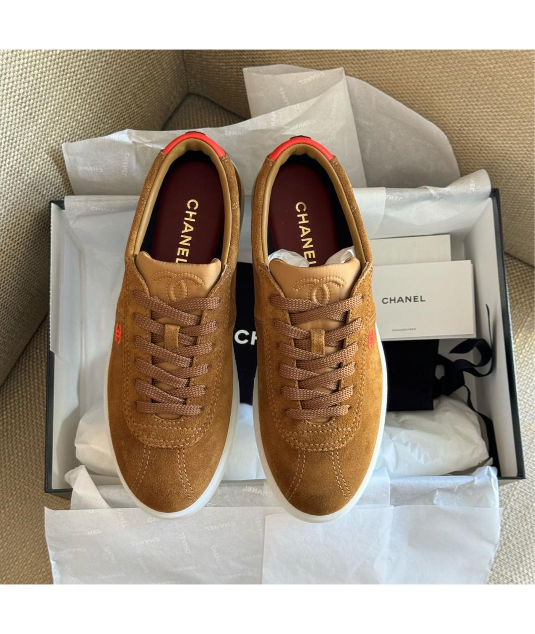 CHANEL Коричневые замшевые кеды, фото 2