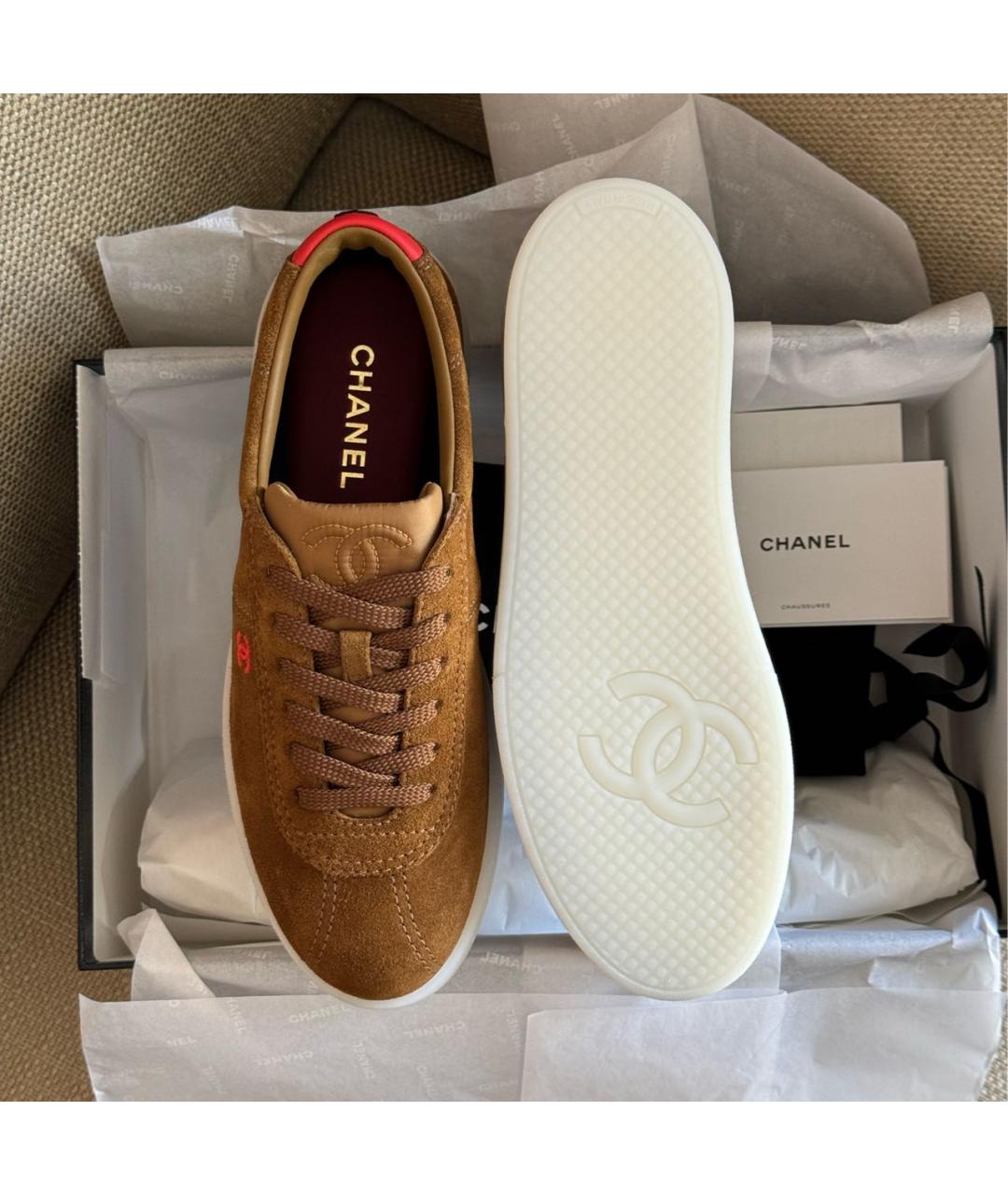 CHANEL Коричневые замшевые кеды, фото 4