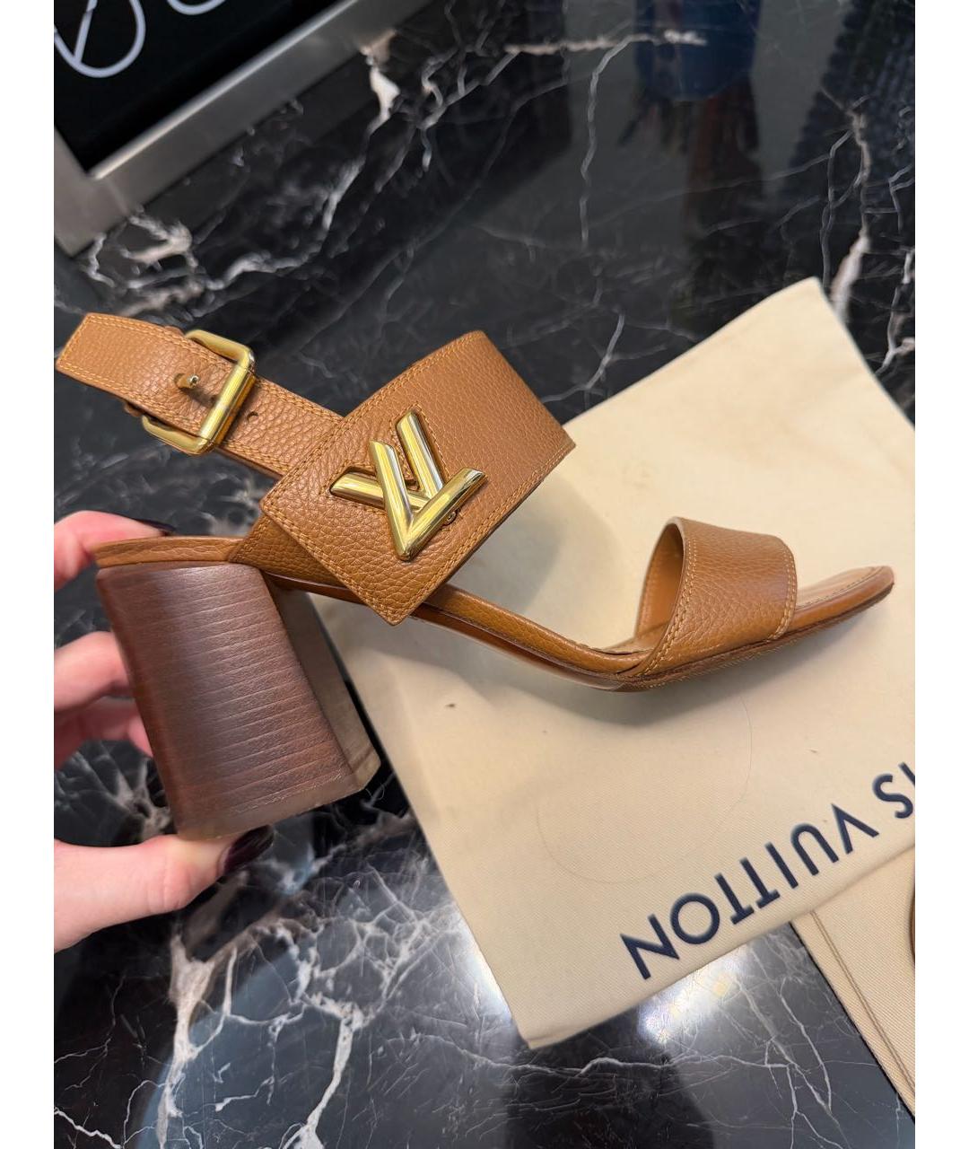 LOUIS VUITTON Коричневые кожаные босоножки, фото 7