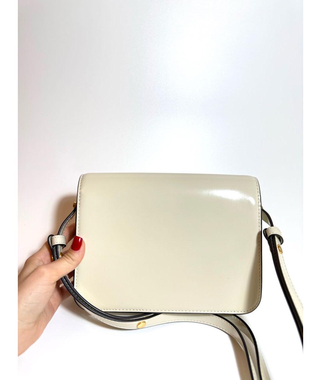 TORY BURCH Бежевая сумка через плечо из лакированной кожи, фото 3