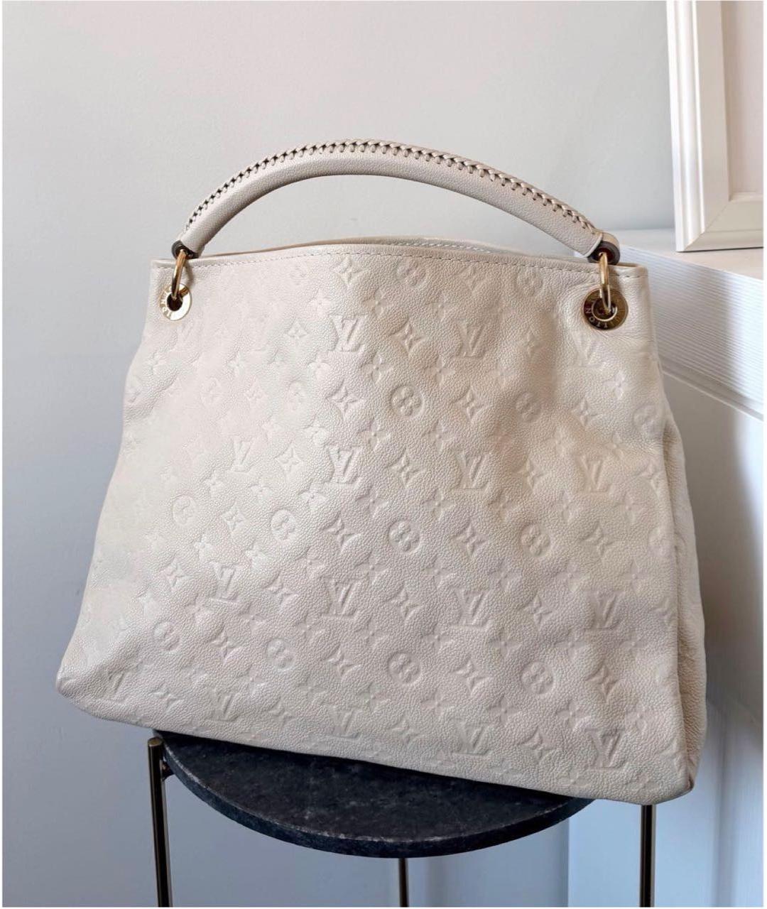 LOUIS VUITTON Бежевая кожаная сумка с короткими ручками, фото 2