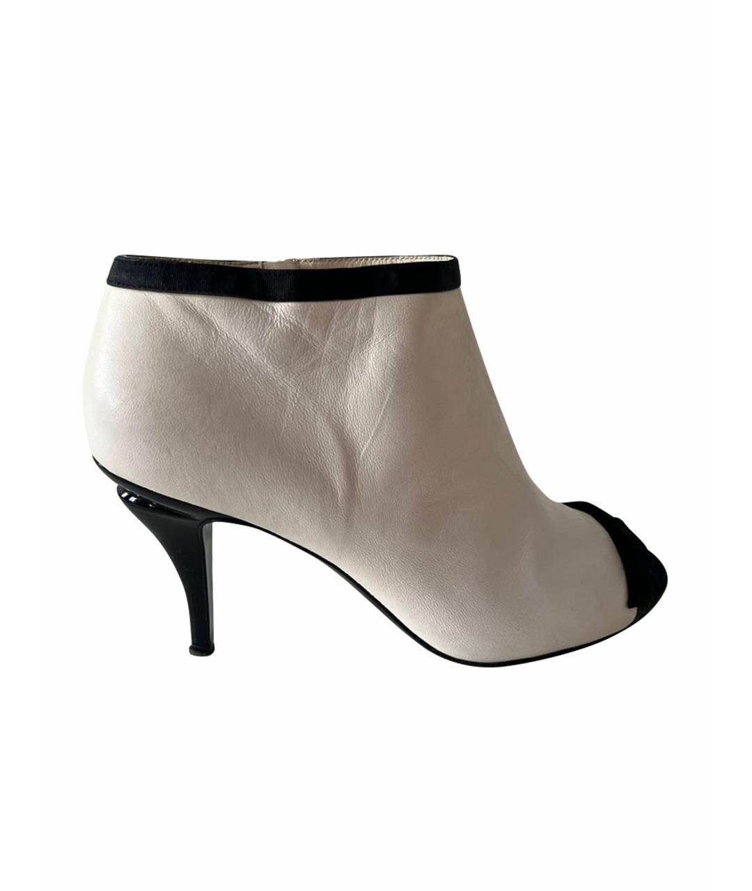 CHANEL Белые кожаные туфли, фото 1