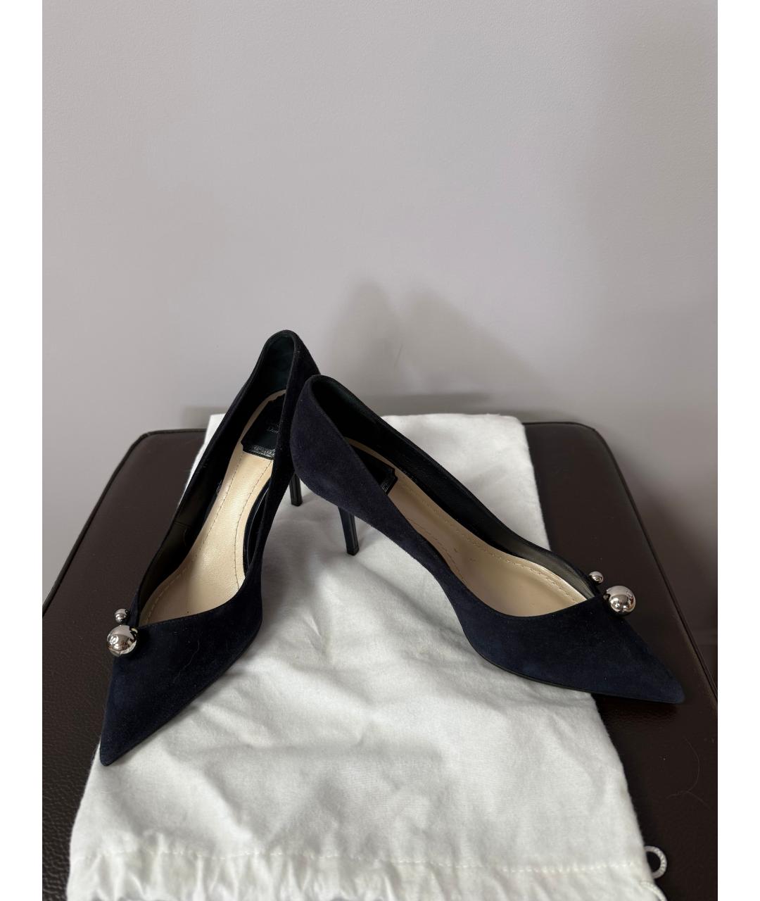 CHRISTIAN DIOR Темно-синие замшевые лодочки на низком каблуке, фото 6