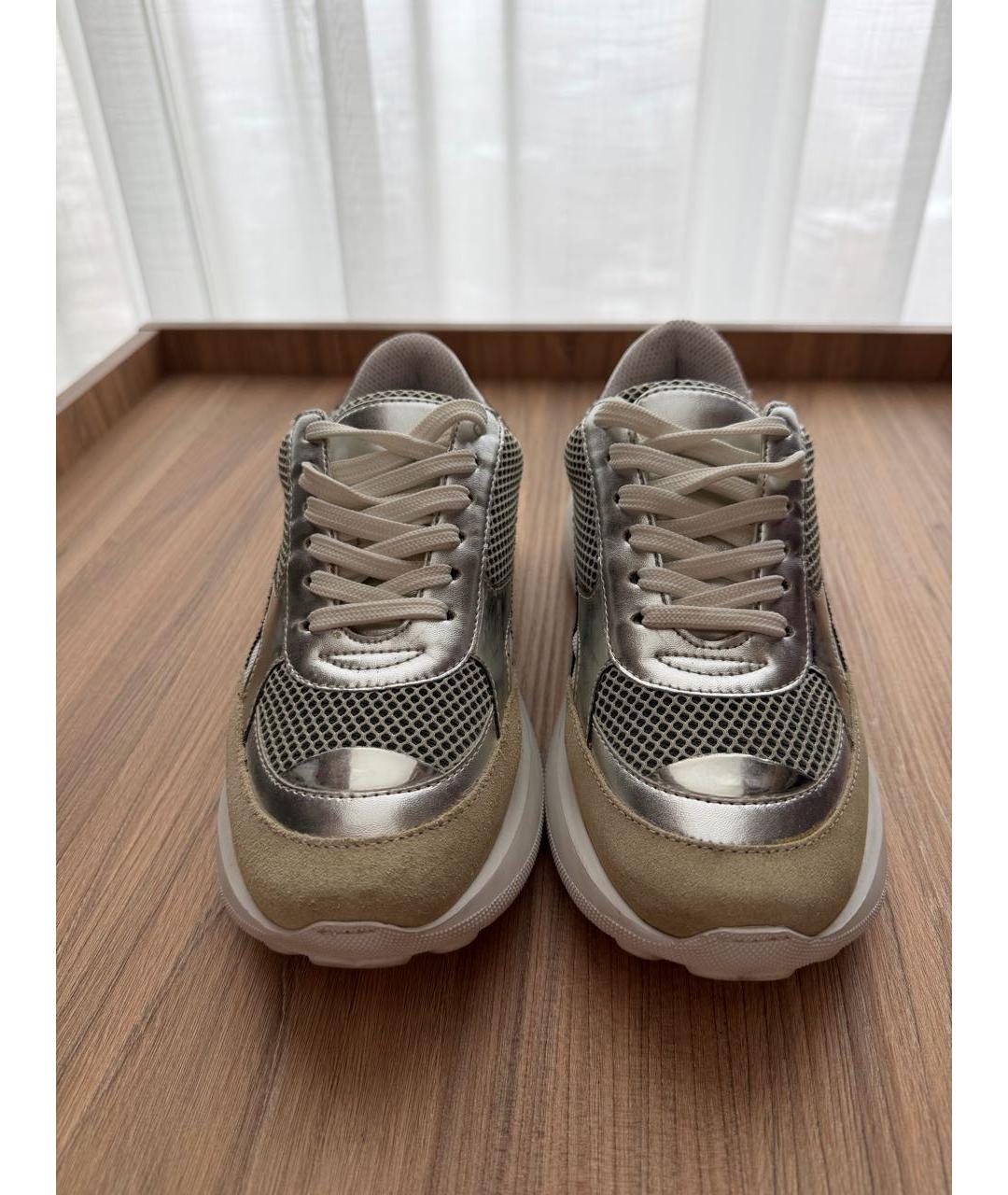 LOVE MOSCHINO Серебряные кожаные кроссовки, фото 2