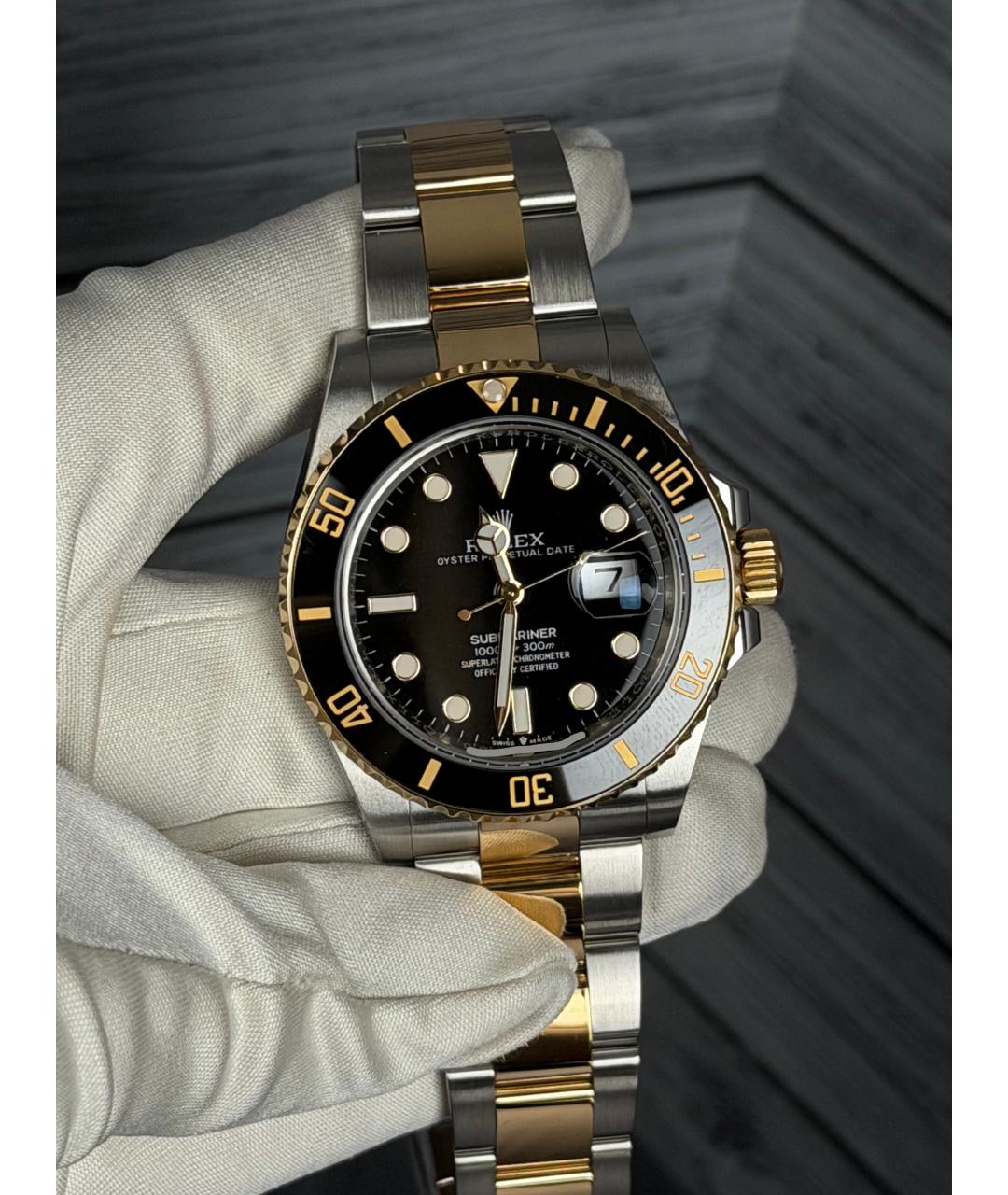 ROLEX Черные часы из желтого золота, фото 2