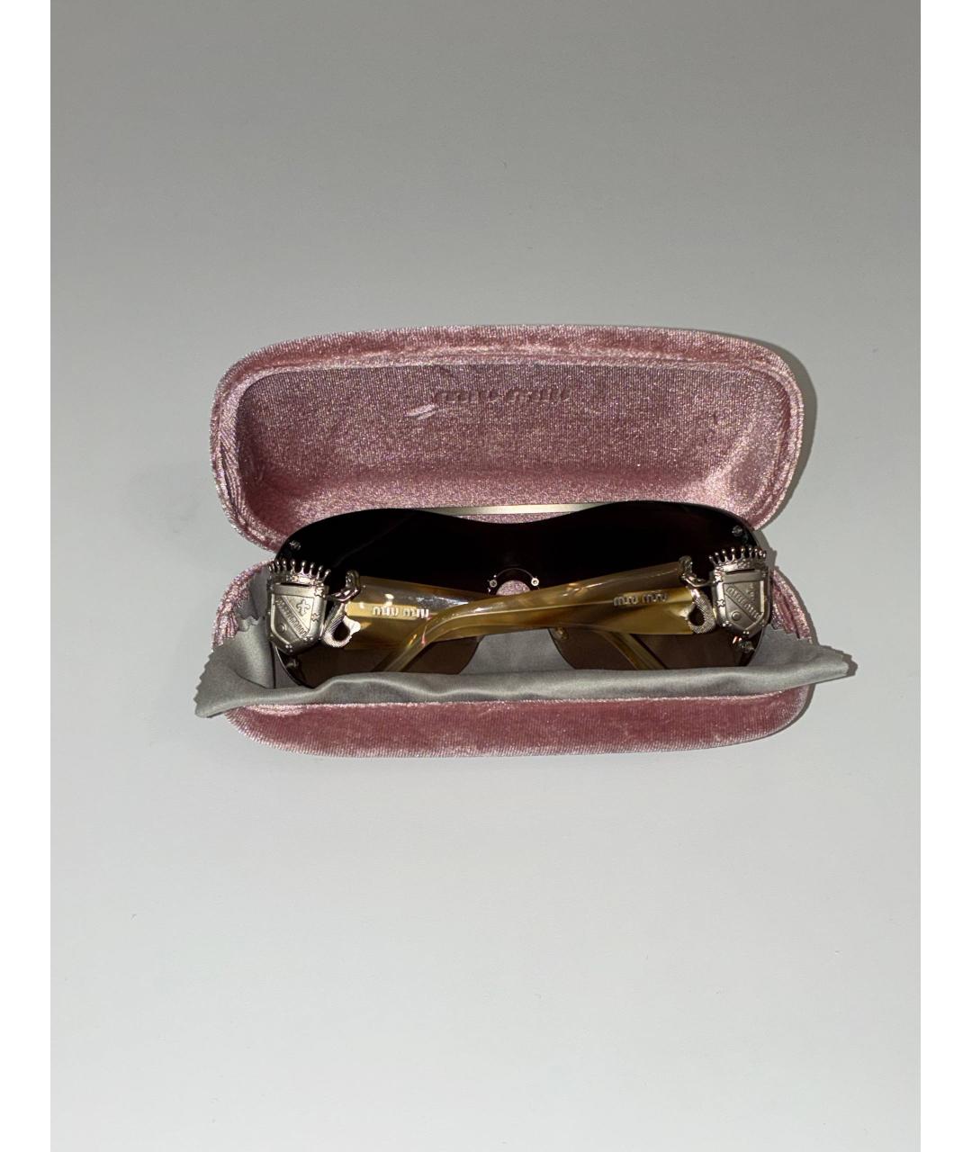 MIU MIU Бежевые пластиковые солнцезащитные очки, фото 6