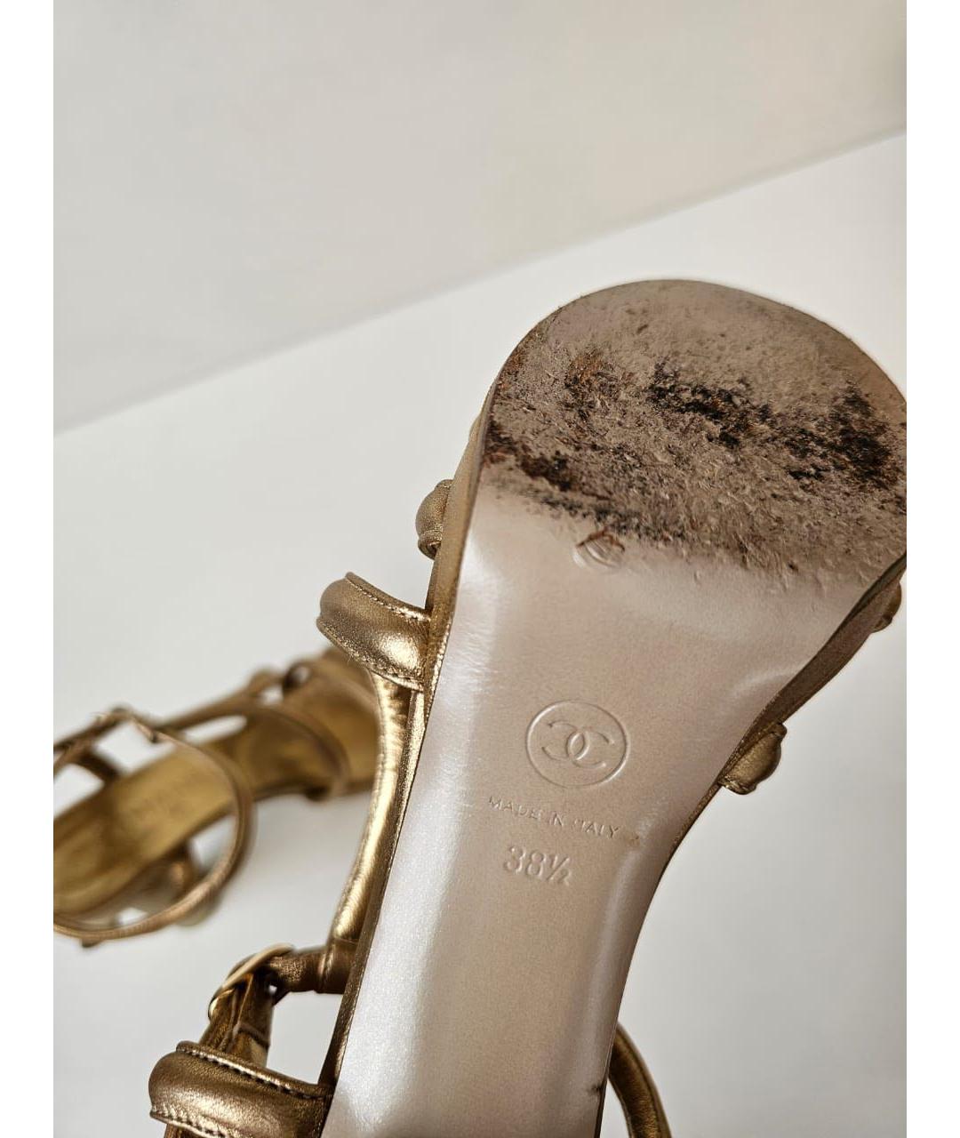 CHANEL Золотые кожаные босоножки, фото 5