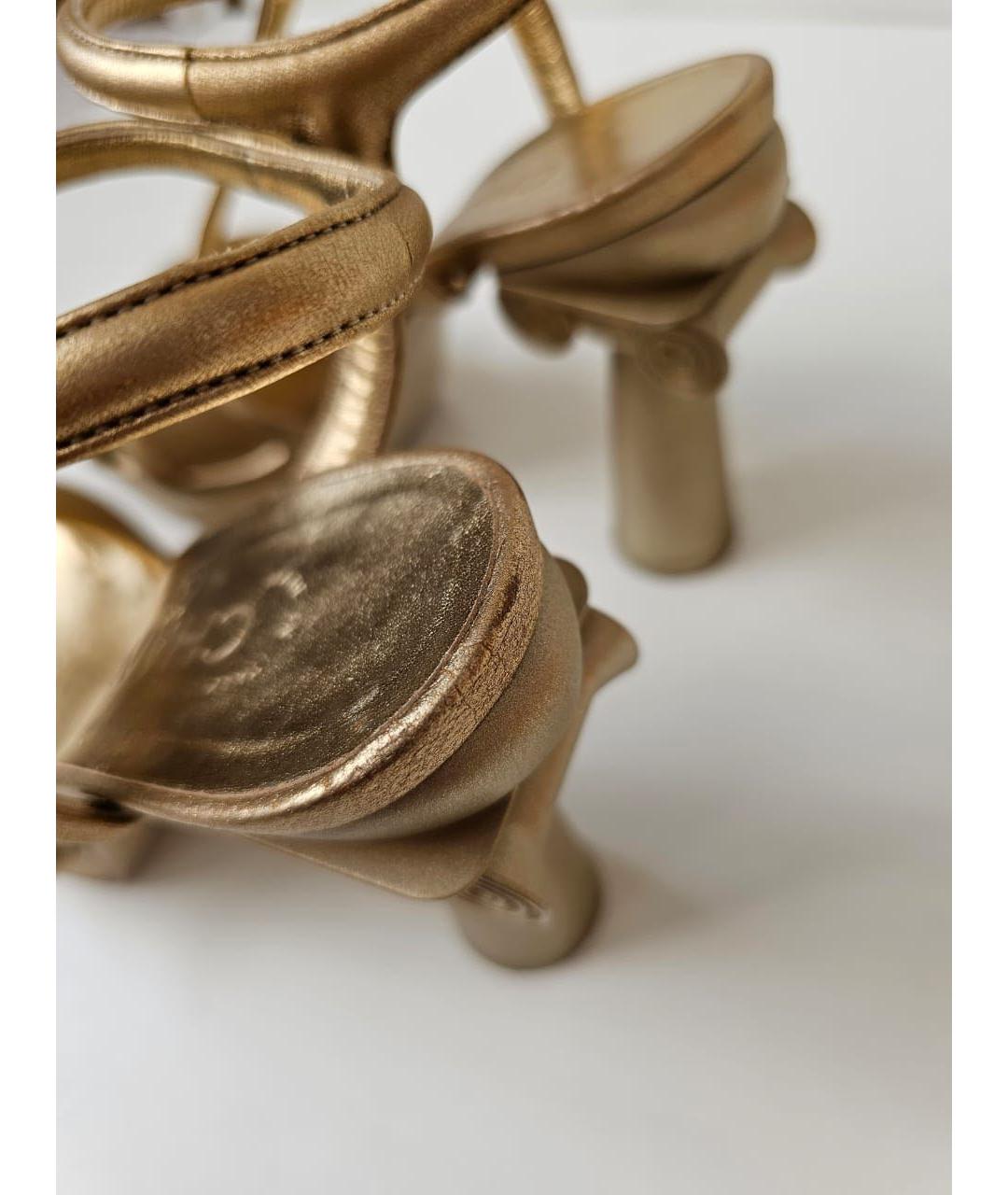 CHANEL Золотые кожаные босоножки, фото 8