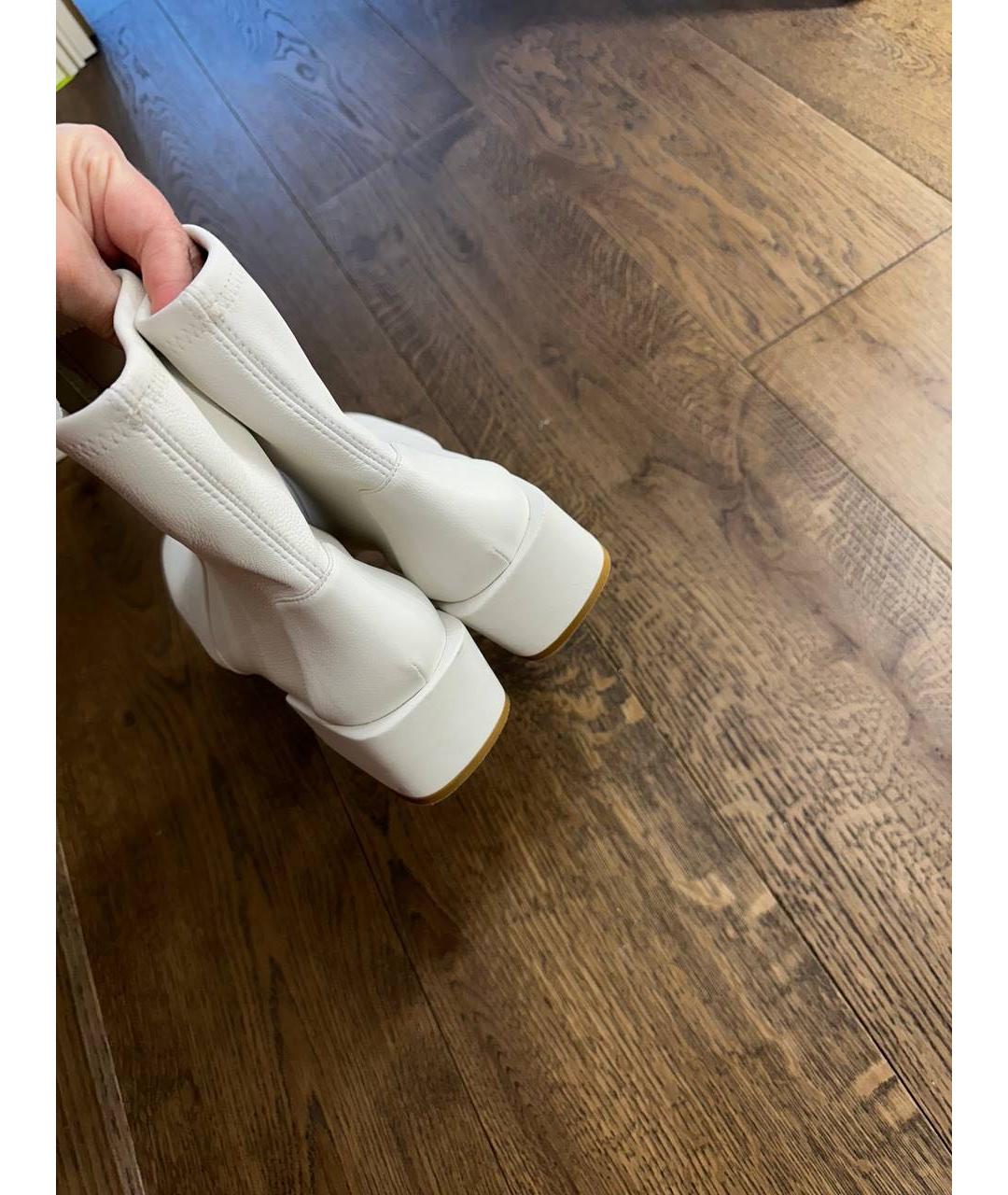 STUART WEITZMAN Белые кожаные ботильоны, фото 4