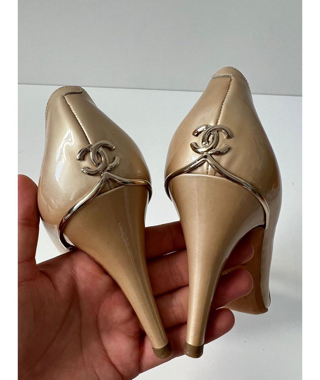 CHANEL Золотые кожаные туфли, фото 8