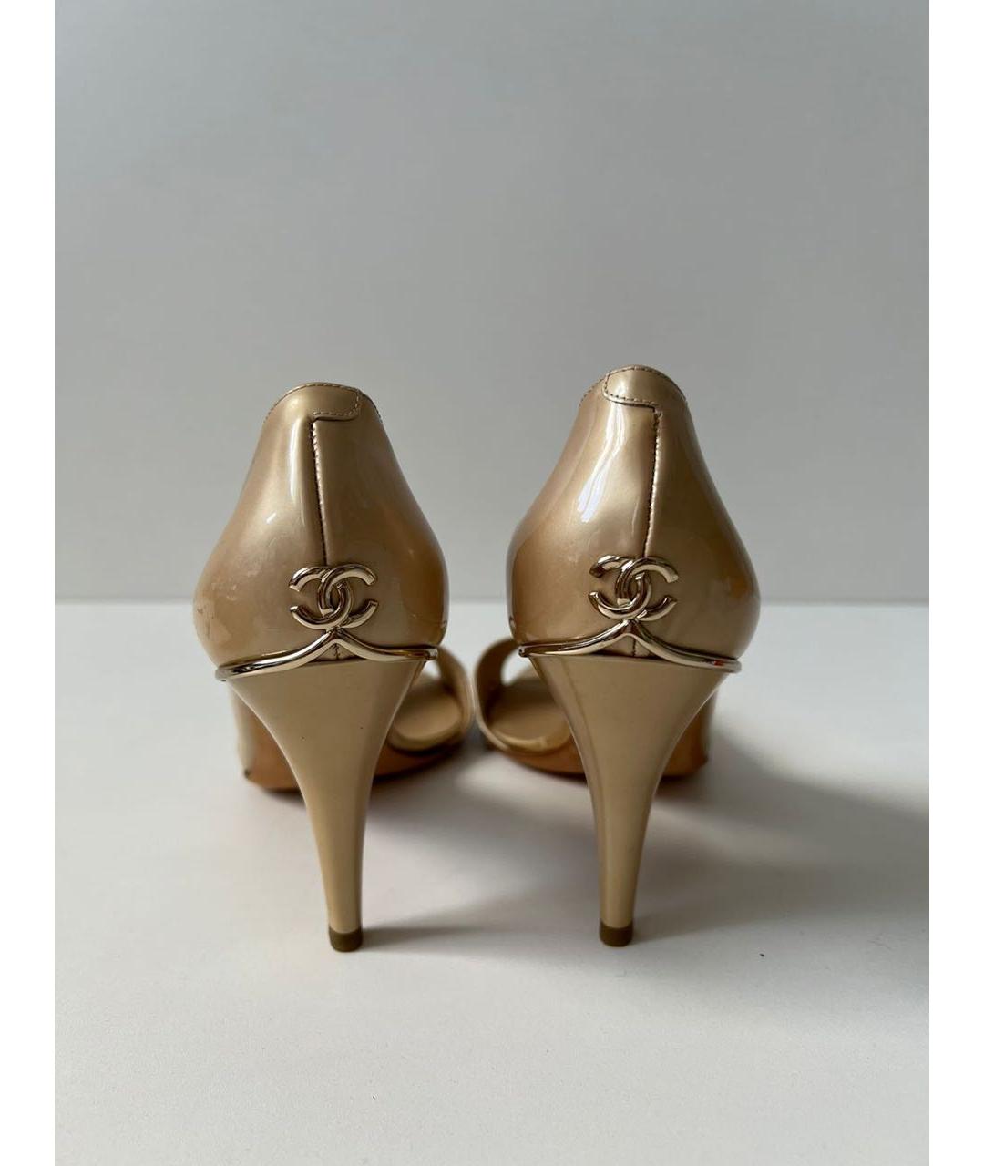 CHANEL Золотые кожаные туфли, фото 4