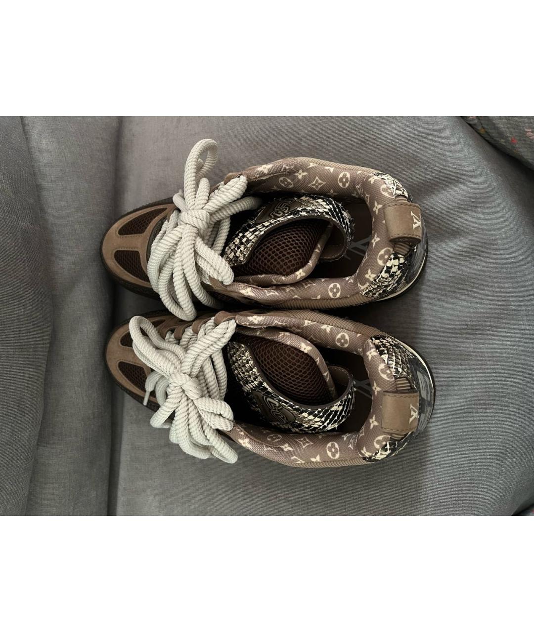 LOUIS VUITTON Коричневые низкие кроссовки / кеды из экзотической кожи, фото 3