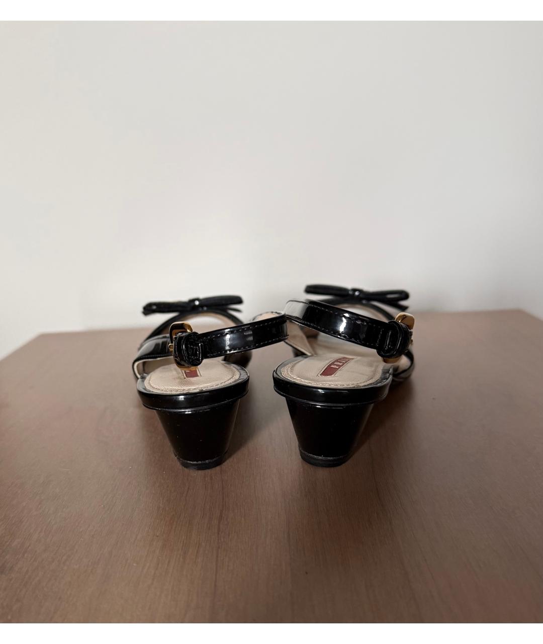 PRADA Черные босоножки из лакированной кожи, фото 4