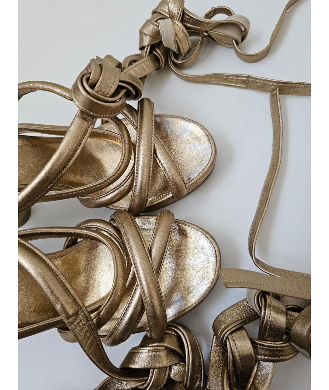 CHANEL Золотые кожаные туфли, фото 6