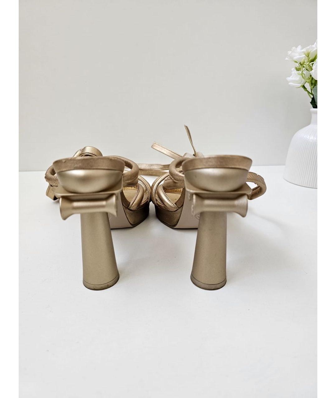 CHANEL Золотые кожаные туфли, фото 4