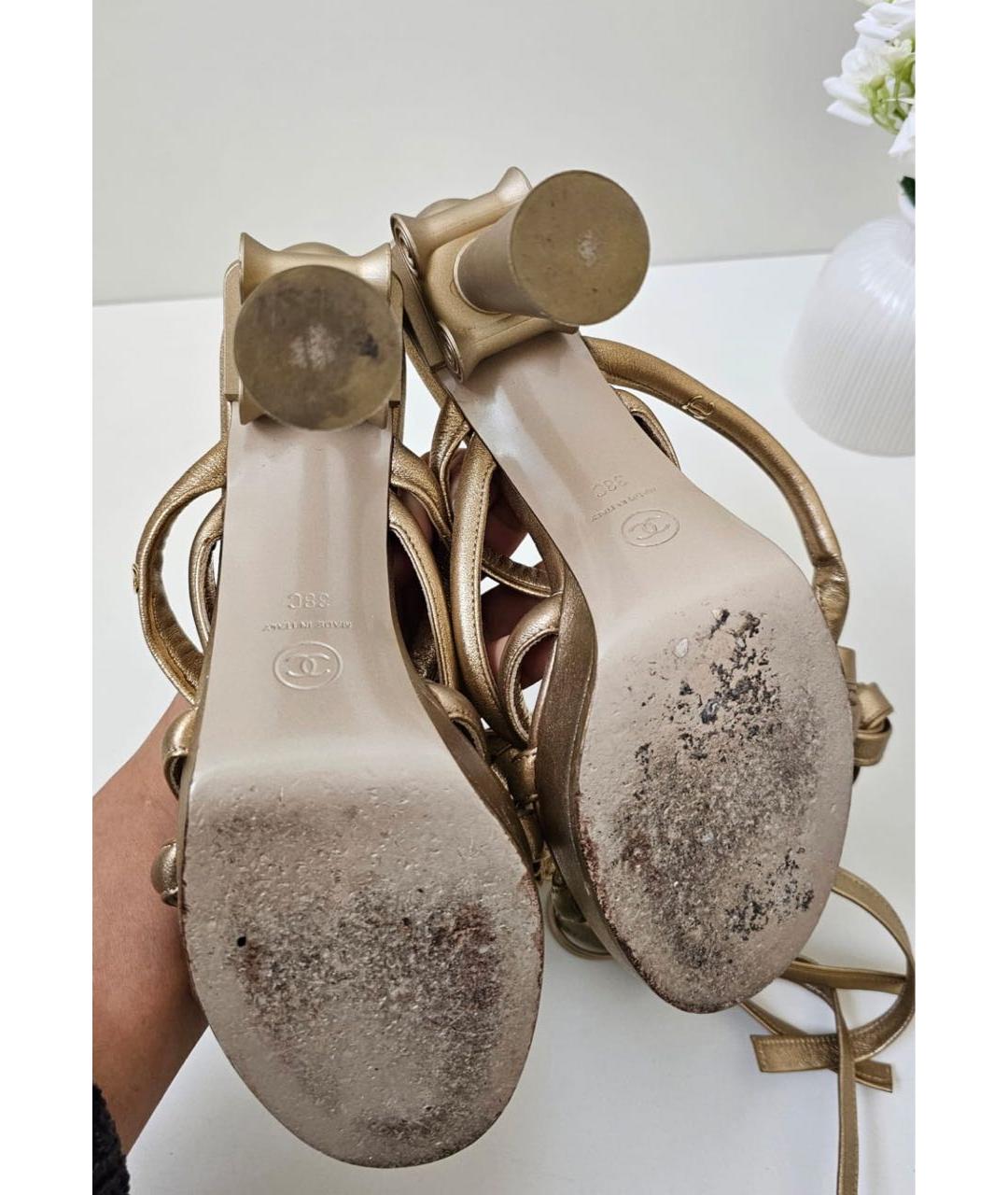 CHANEL Золотые кожаные туфли, фото 7