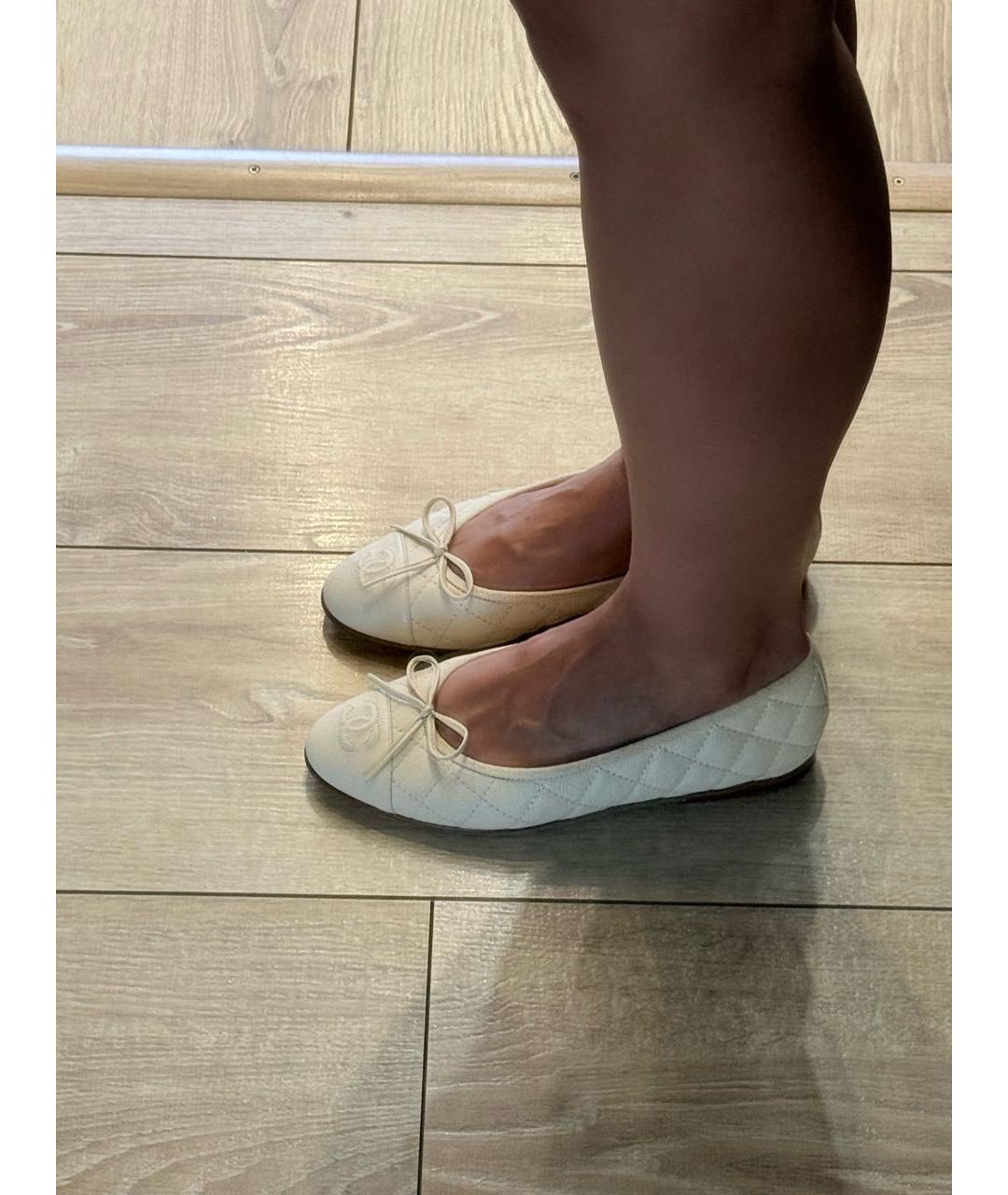 CHANEL Белые кожаные балетки, фото 6