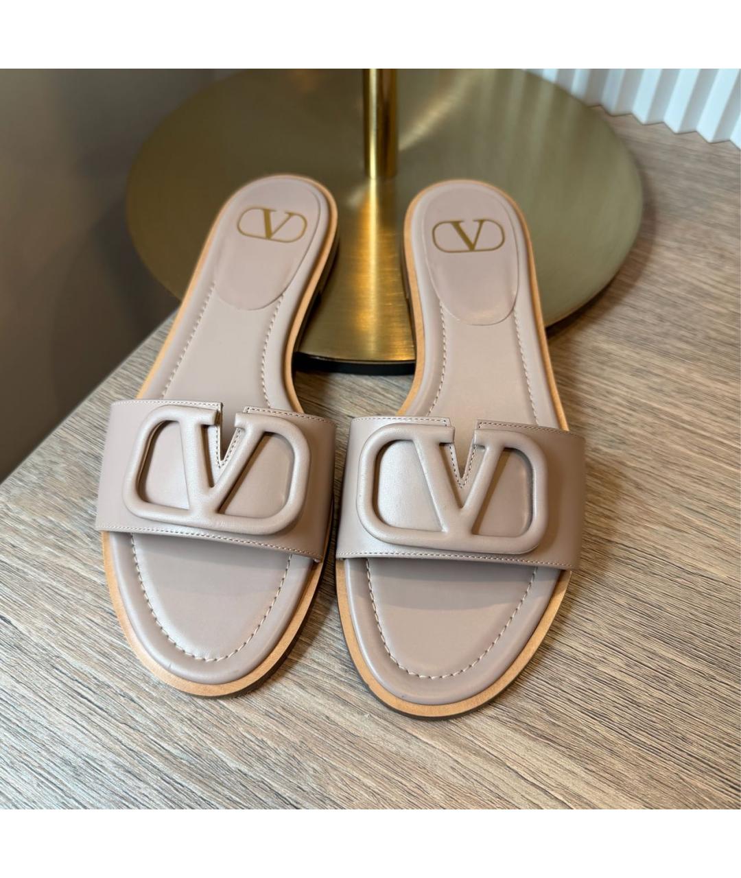 VALENTINO Бежевые кожаные шлепанцы, фото 2