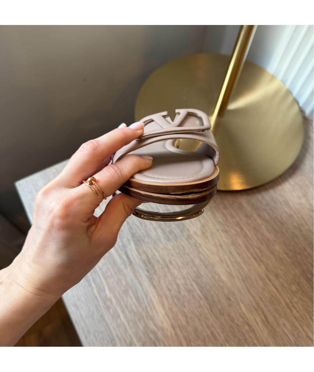 VALENTINO Бежевые кожаные шлепанцы, фото 8