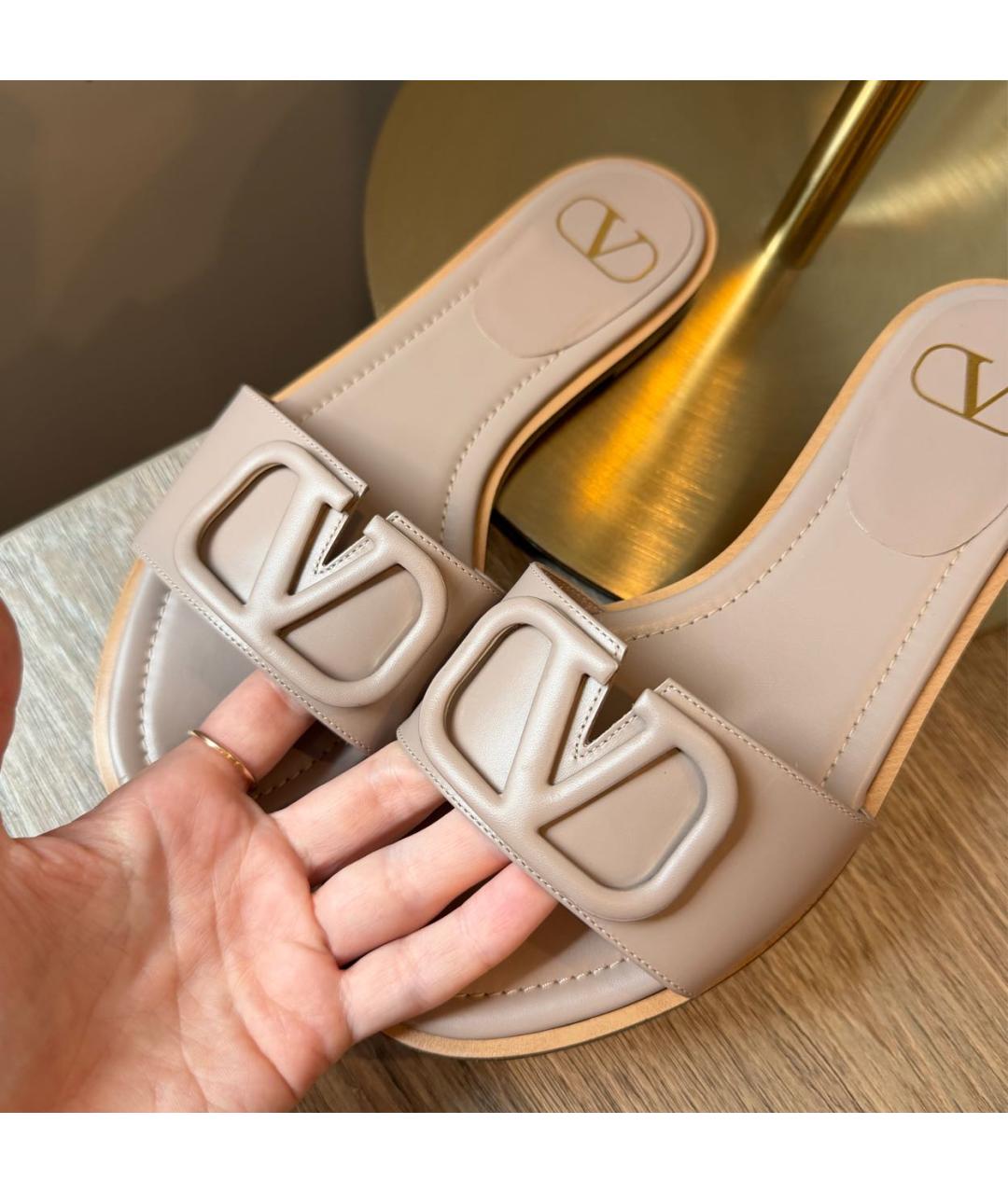 VALENTINO Бежевые кожаные шлепанцы, фото 3