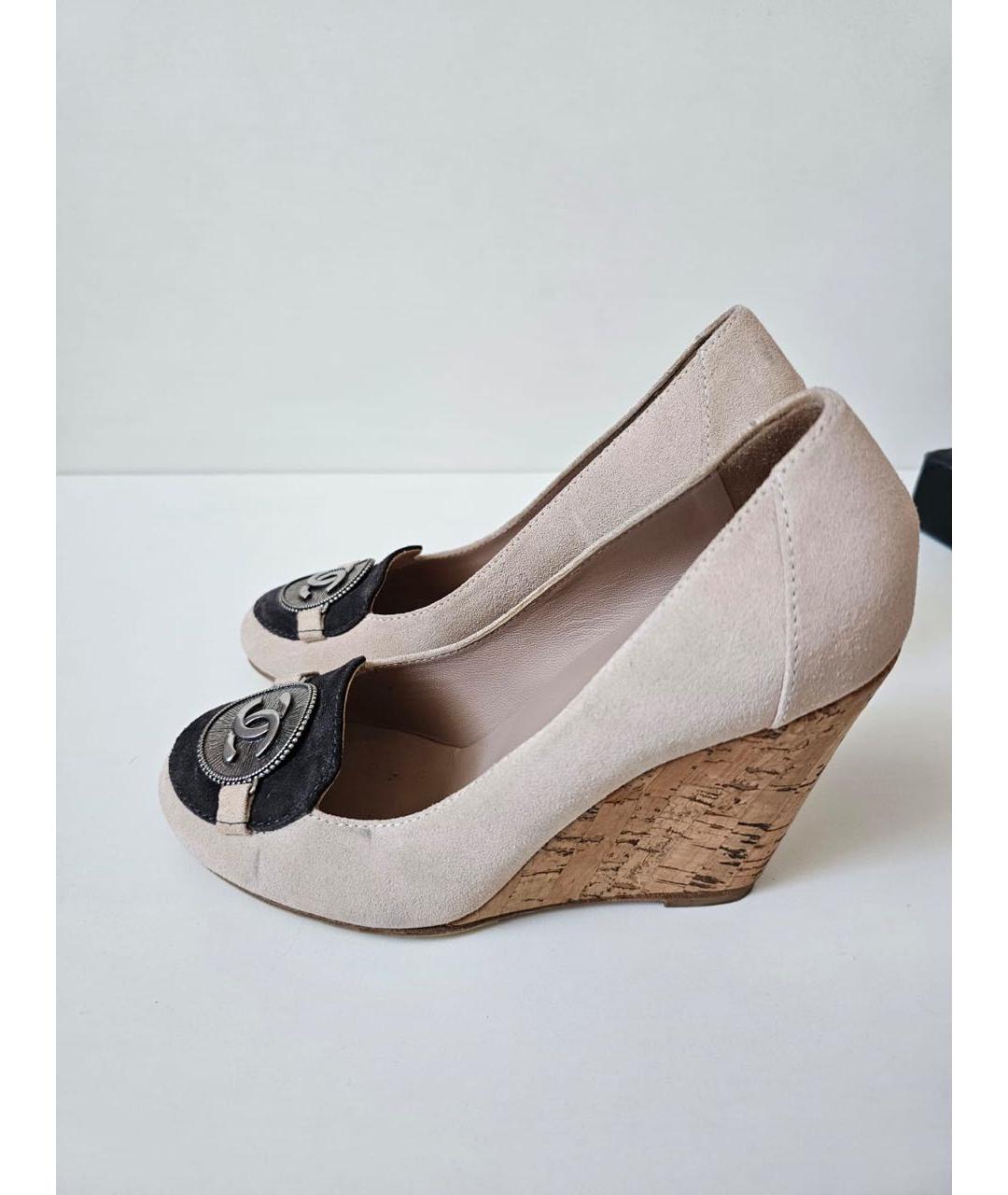 CHANEL Бежевые замшевые туфли, фото 3